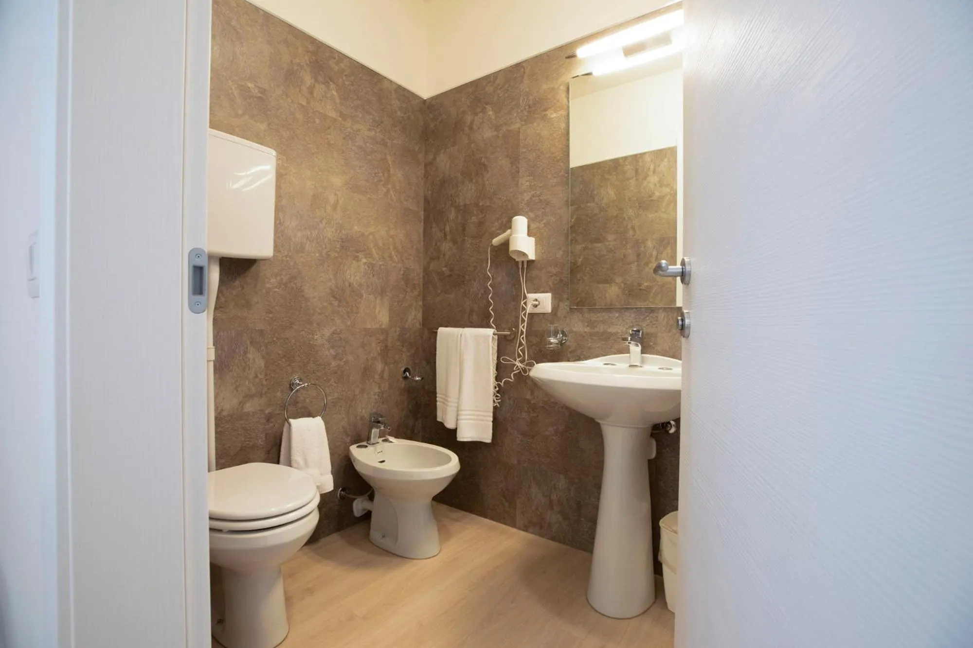 Toilet in Hotel dell'Angelo