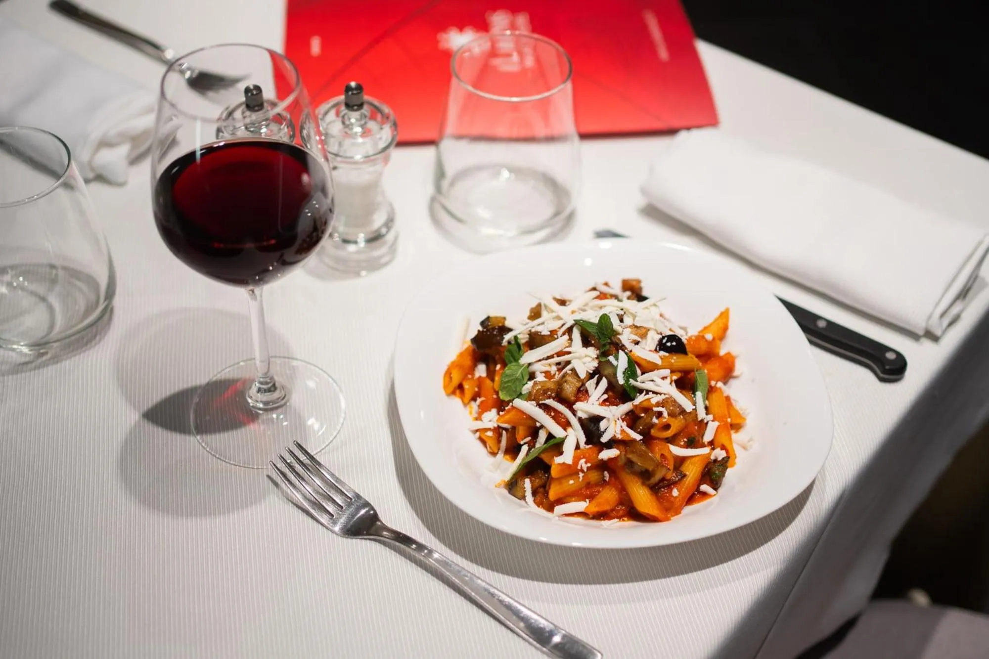 Restaurant/places to eat in El Homs Palace Hotel