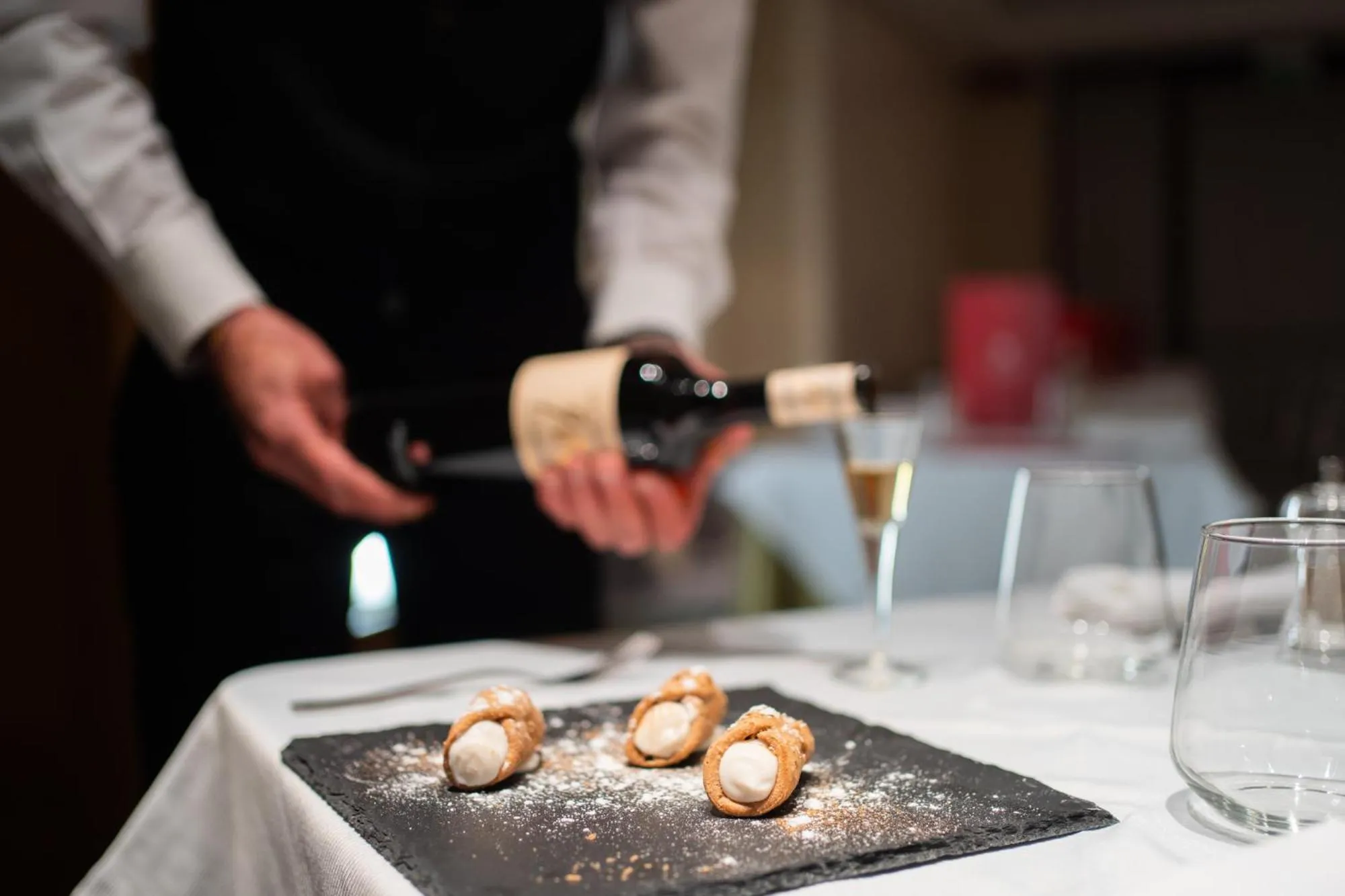 Restaurant/places to eat in El Homs Palace Hotel