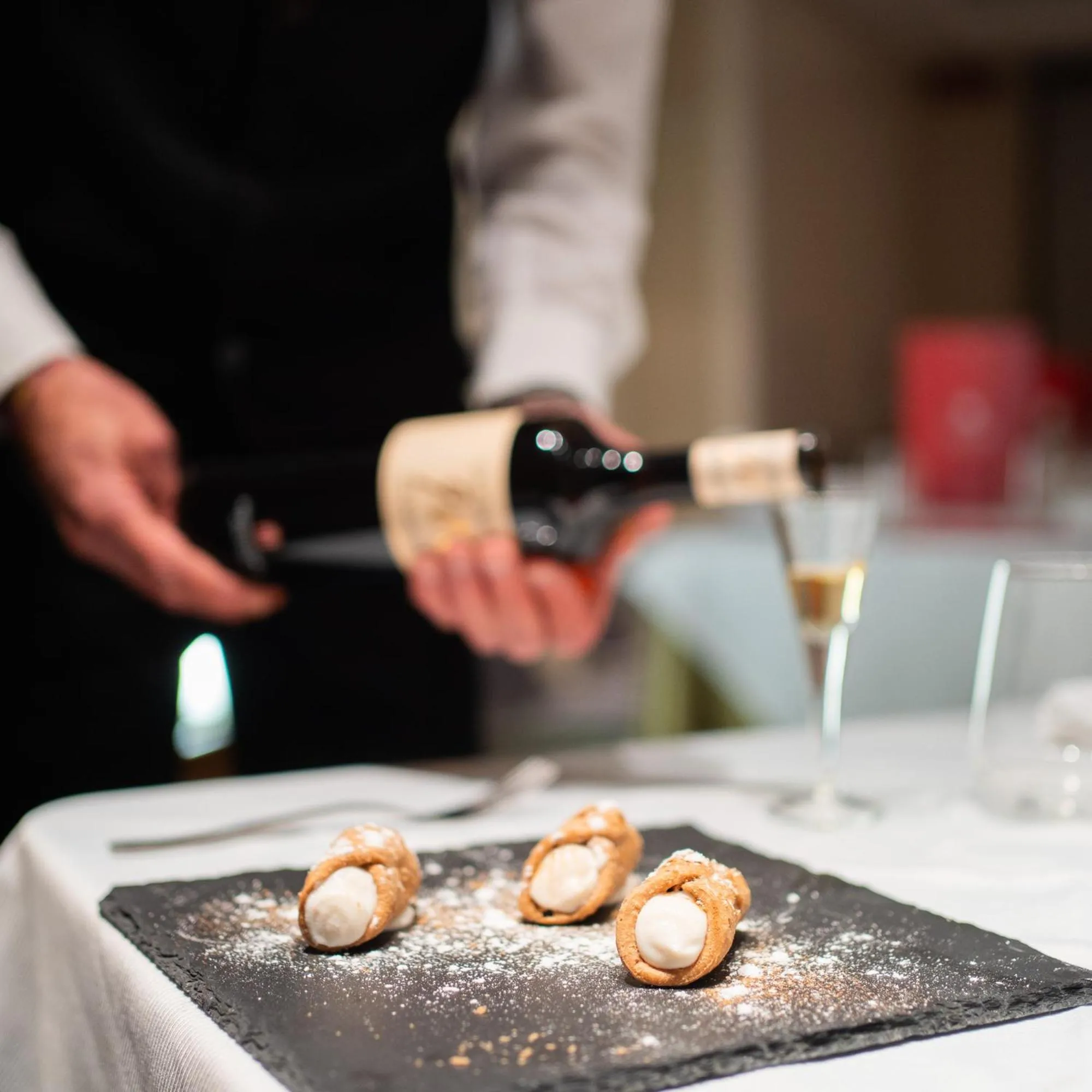 Restaurant/places to eat in El Homs Palace Hotel