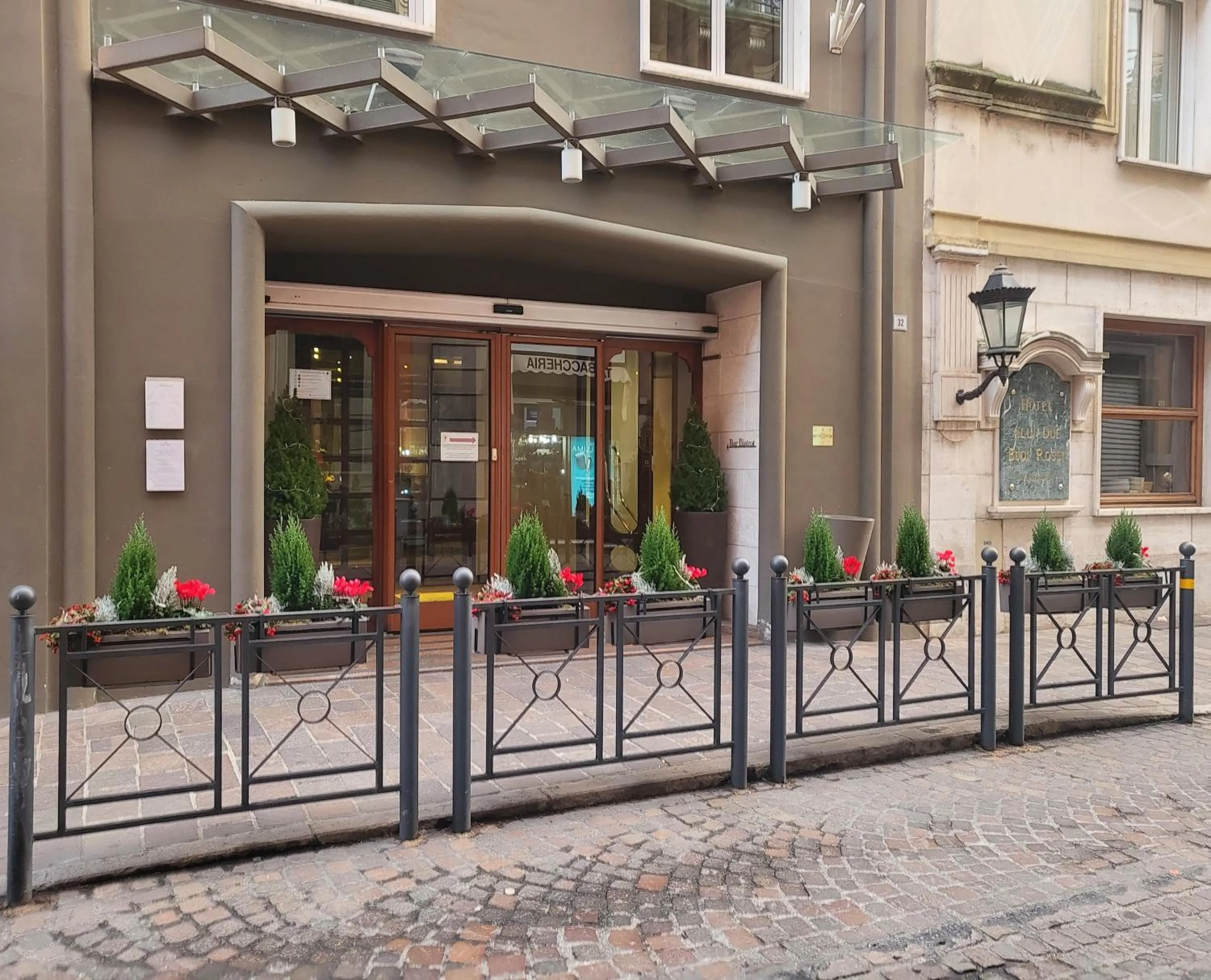 Property building in Alli Due Buoi Rossi