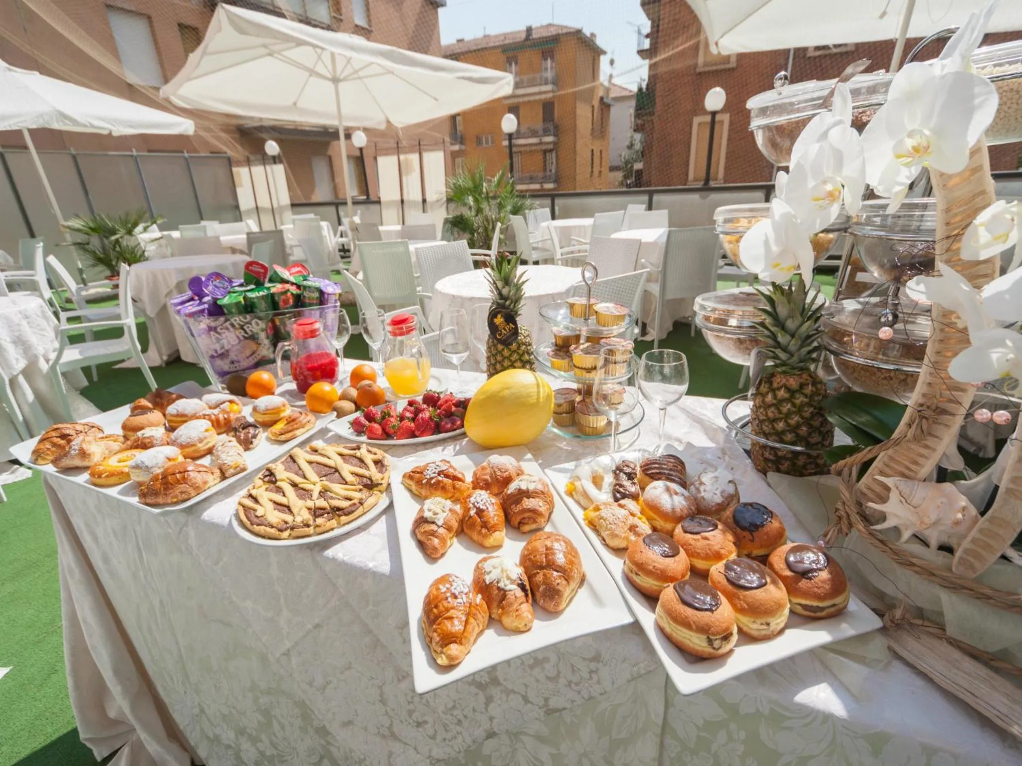 Patio in Suite Hotel Elite