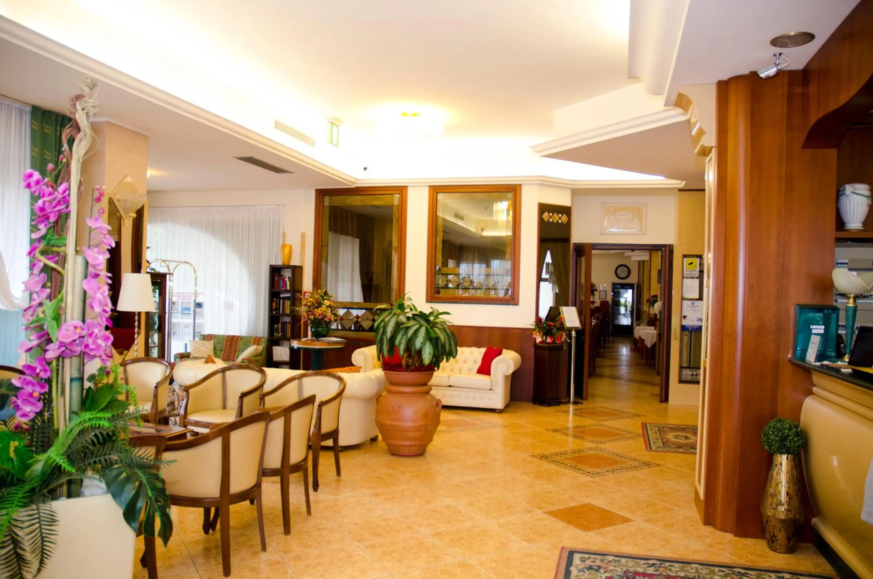 Lobby or reception in Hotel Apollo