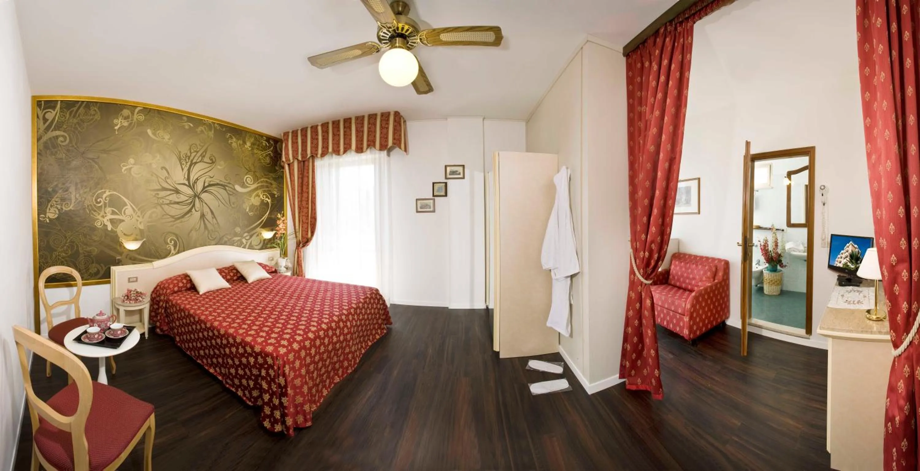 Photo of the whole room, Bed in Hotel Apollo