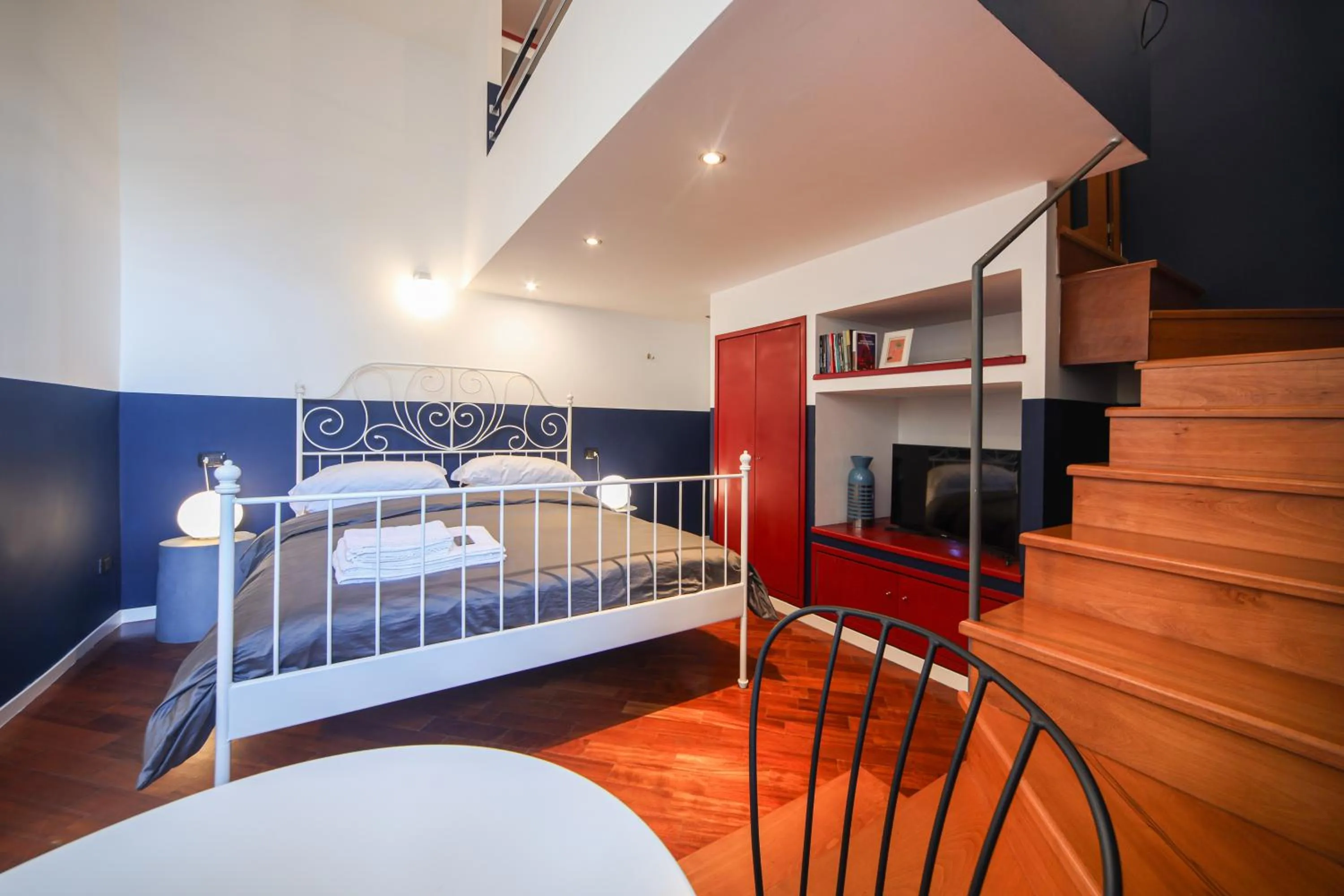 Photo of the whole room, Bed in Salotto Borbonico