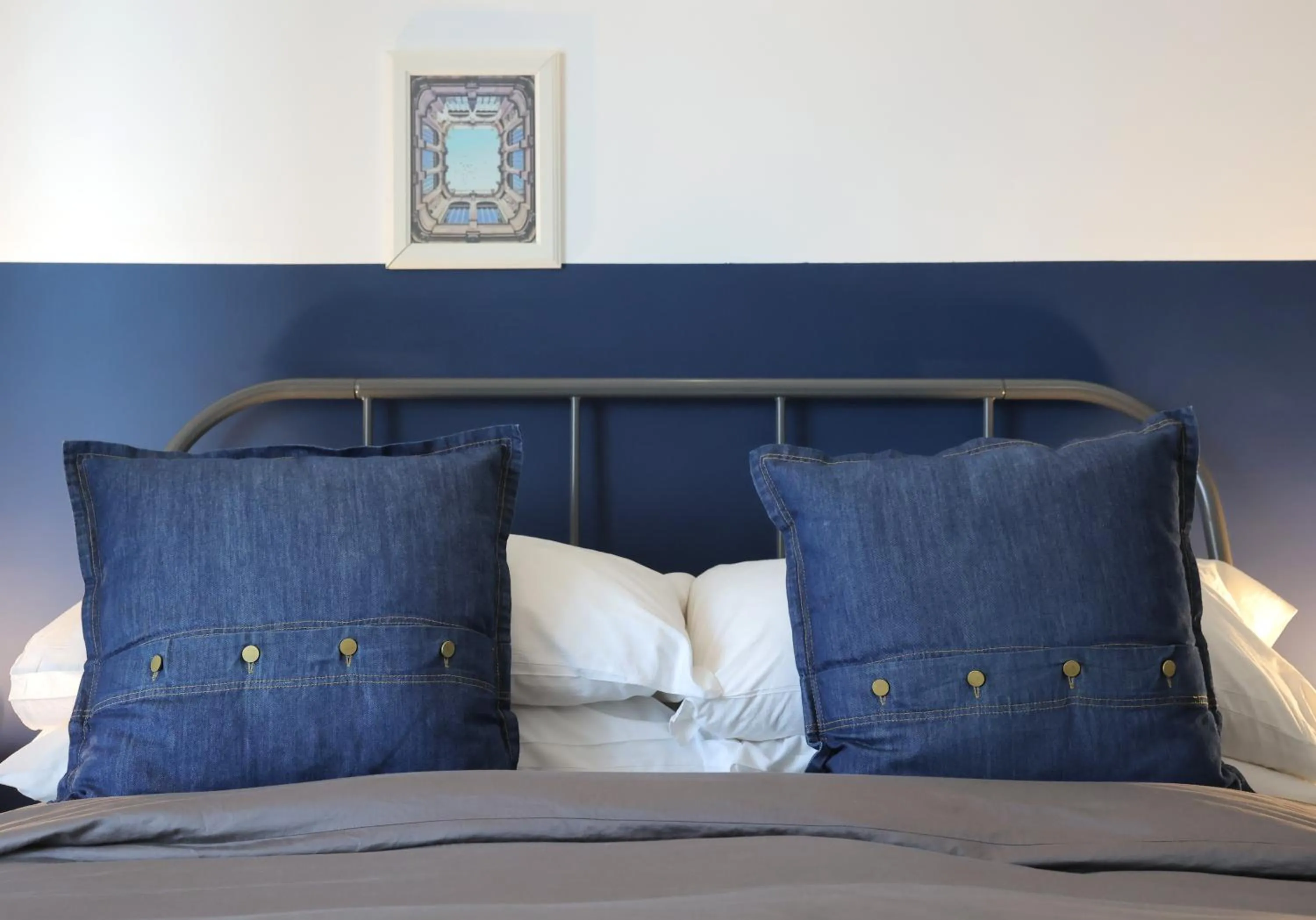 Decorative detail, Bed in Salotto Borbonico