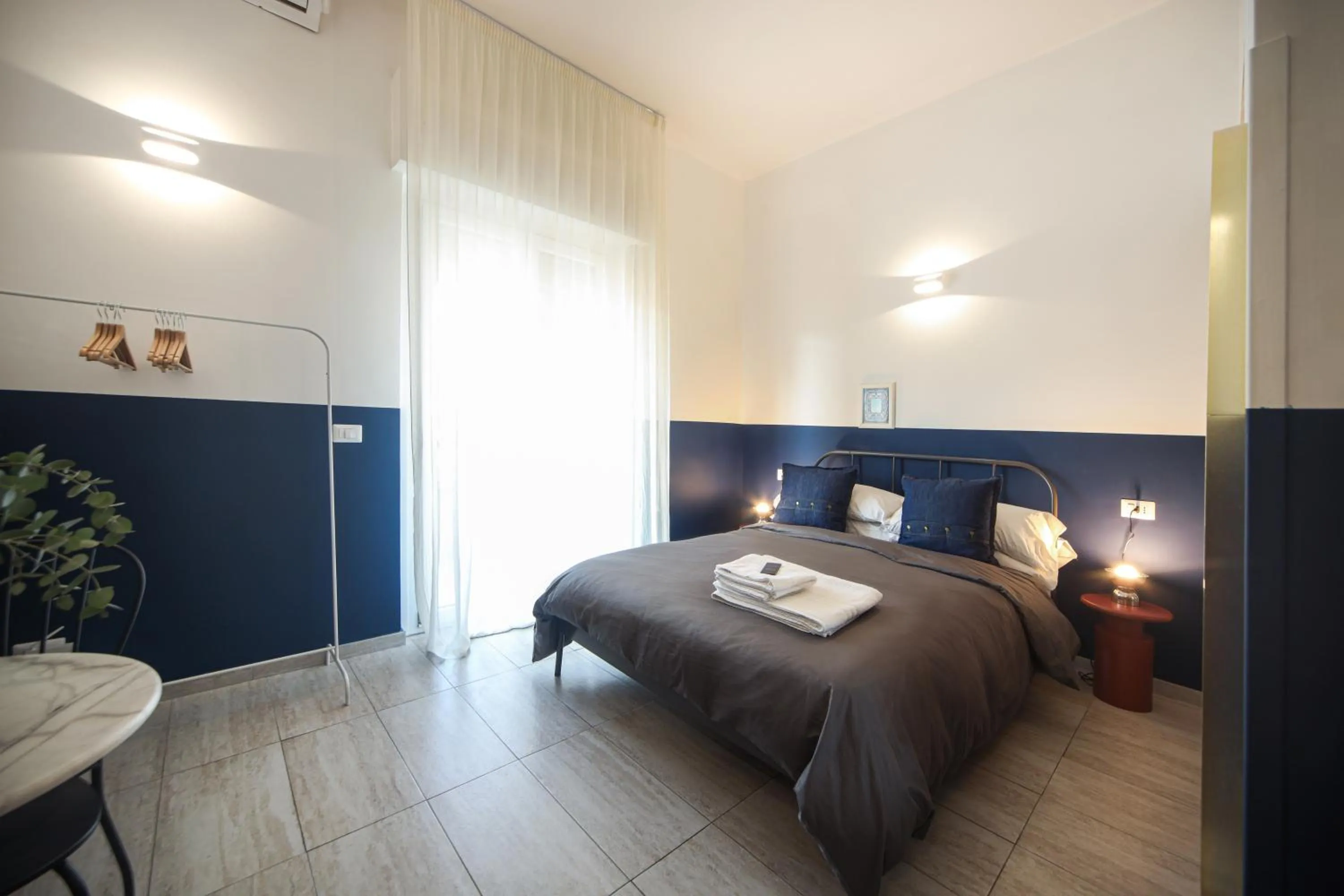 Photo of the whole room, Bed in Salotto Borbonico