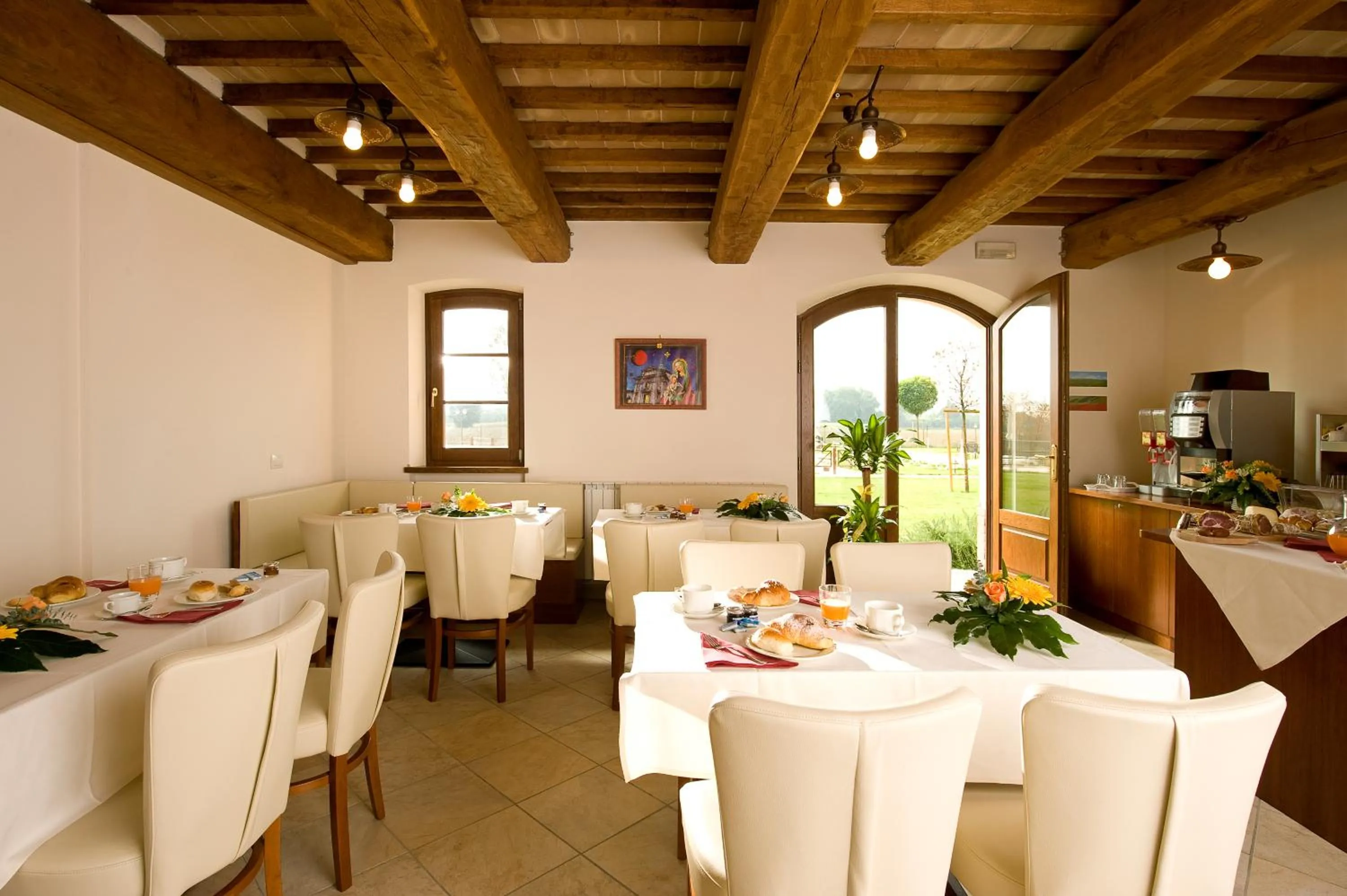 Lounge or bar in Agriturismo Le Rondini Di Francesco Di Assisi