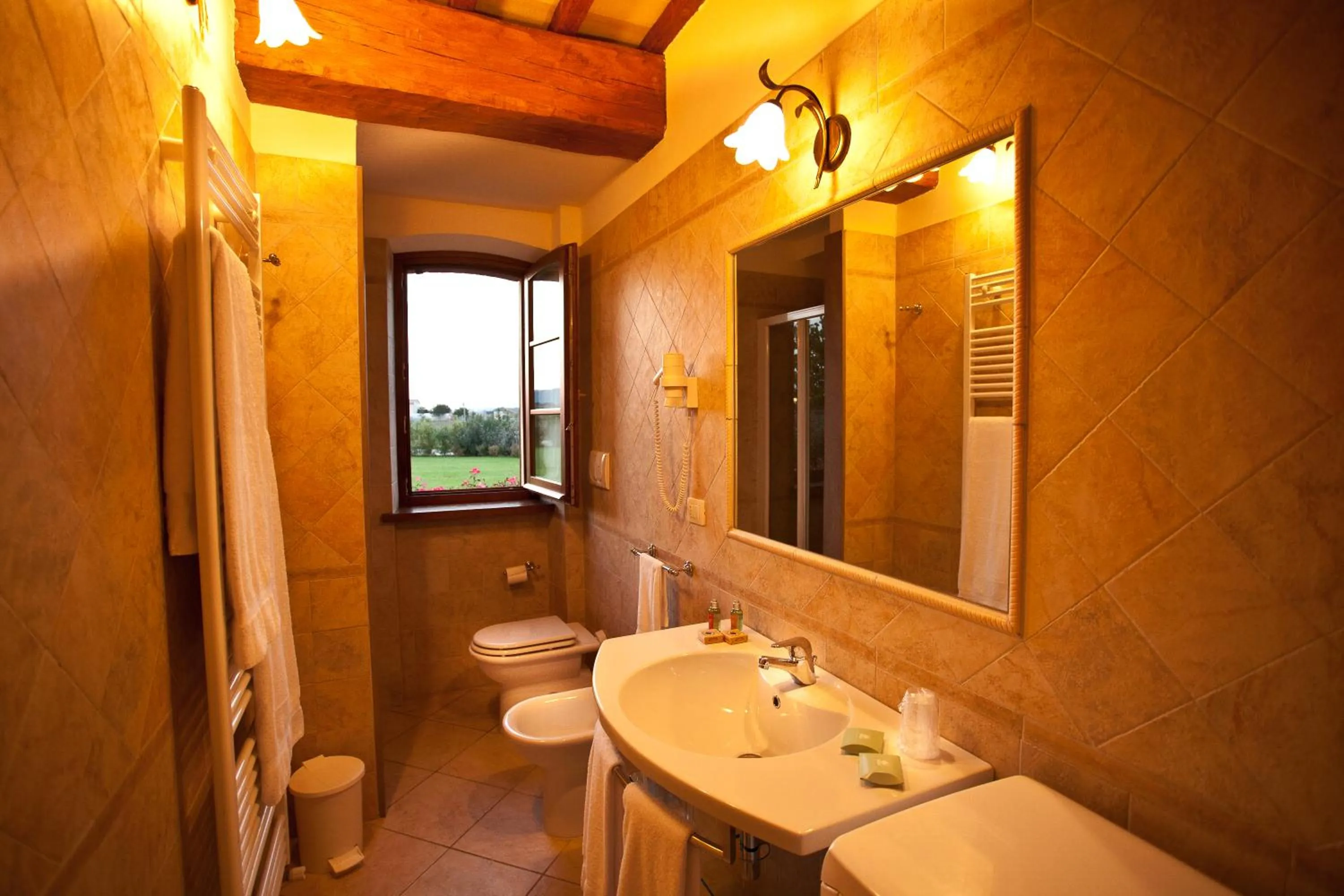 Bathroom in Agriturismo Le Rondini Di Francesco Di Assisi