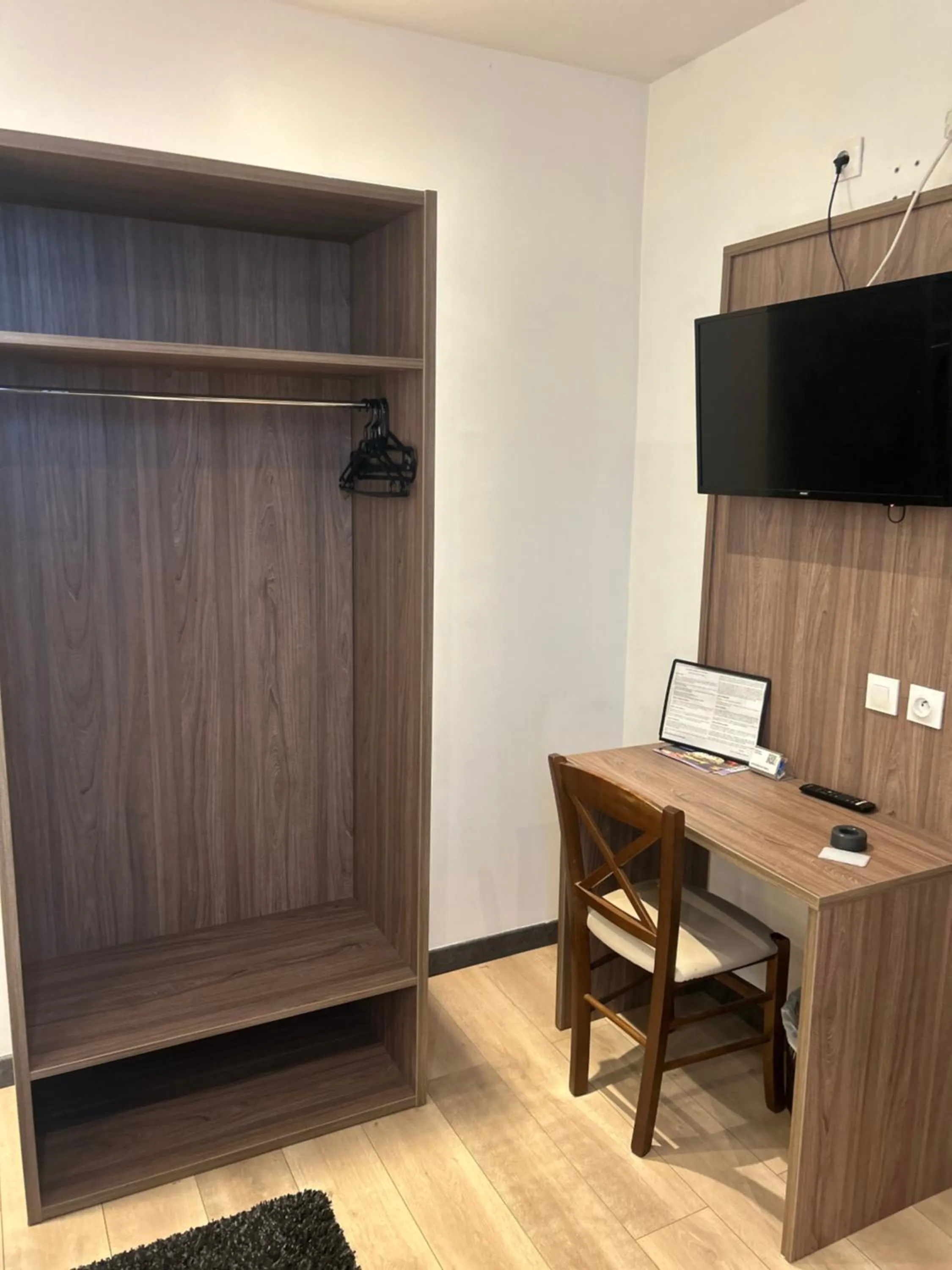 Le Clémenceau Hôtel et Appart'hôtel & Restaurant "Gare Sncf" centre ville