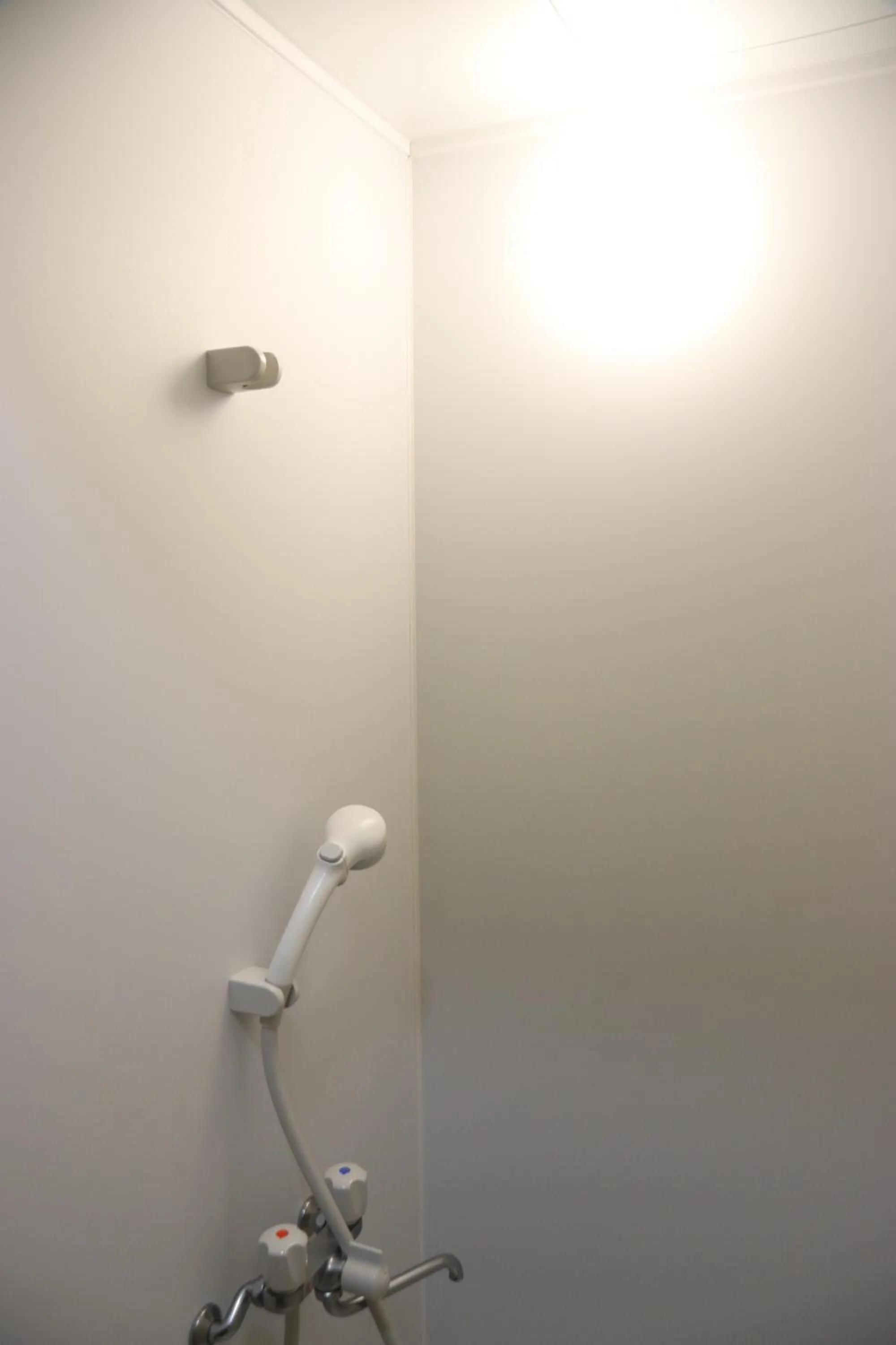 Shower in Guesthouse Kiten