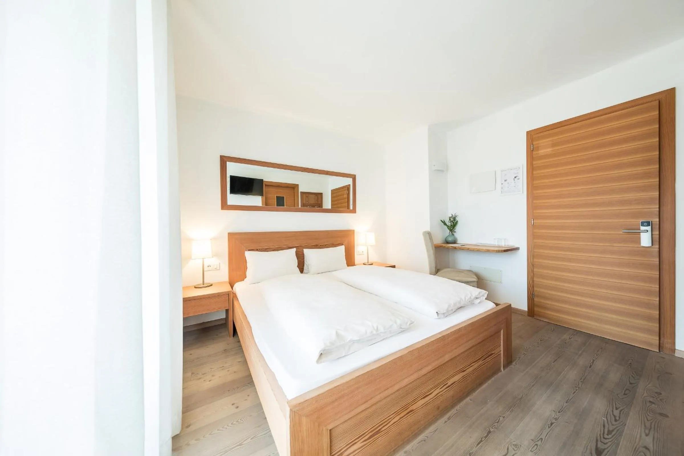 Photo of the whole room, Bed in Boutique Hotel Zum Rosenbaum