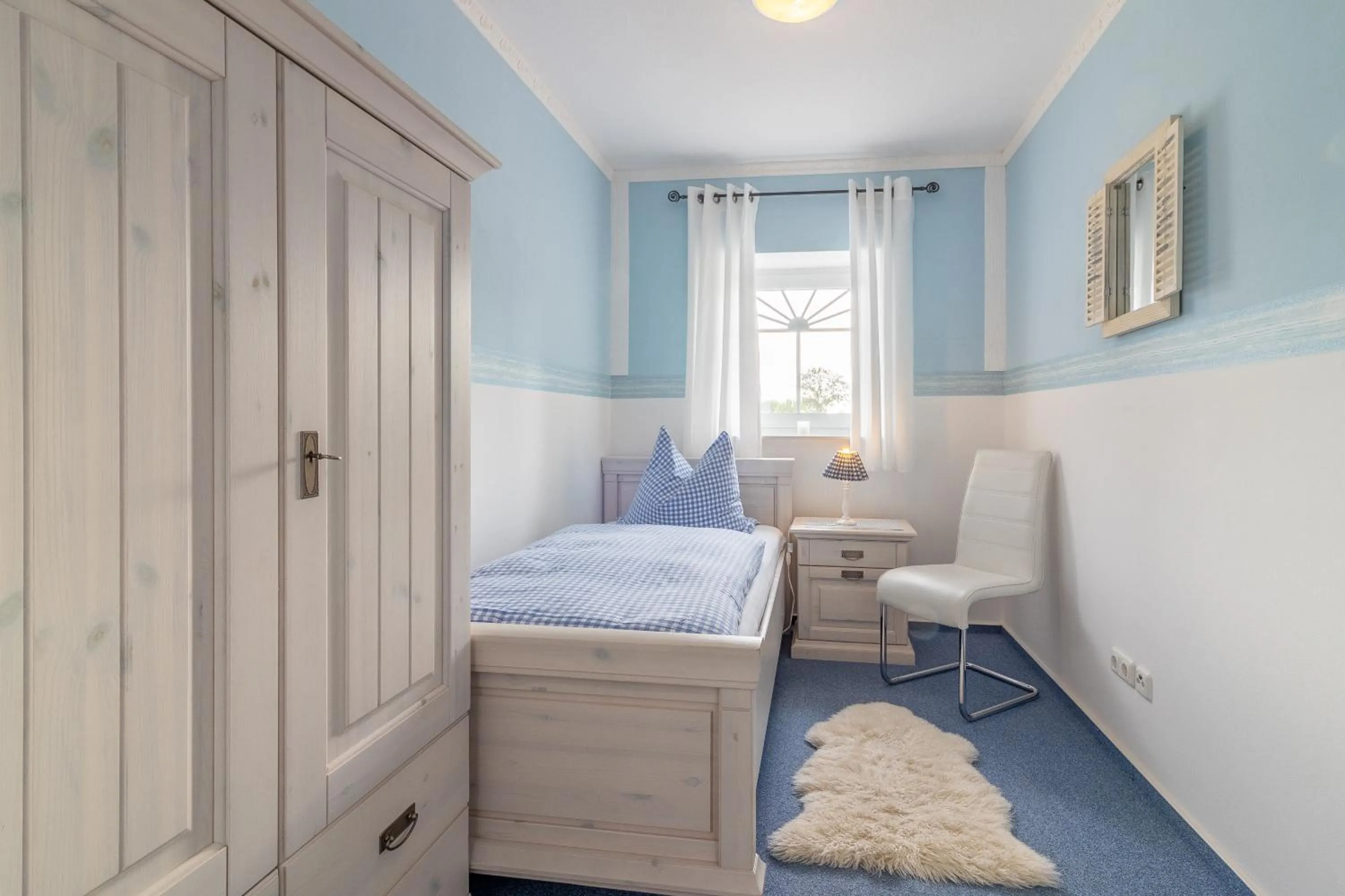 Bedroom, Bed in Landhaus-Altebrücke