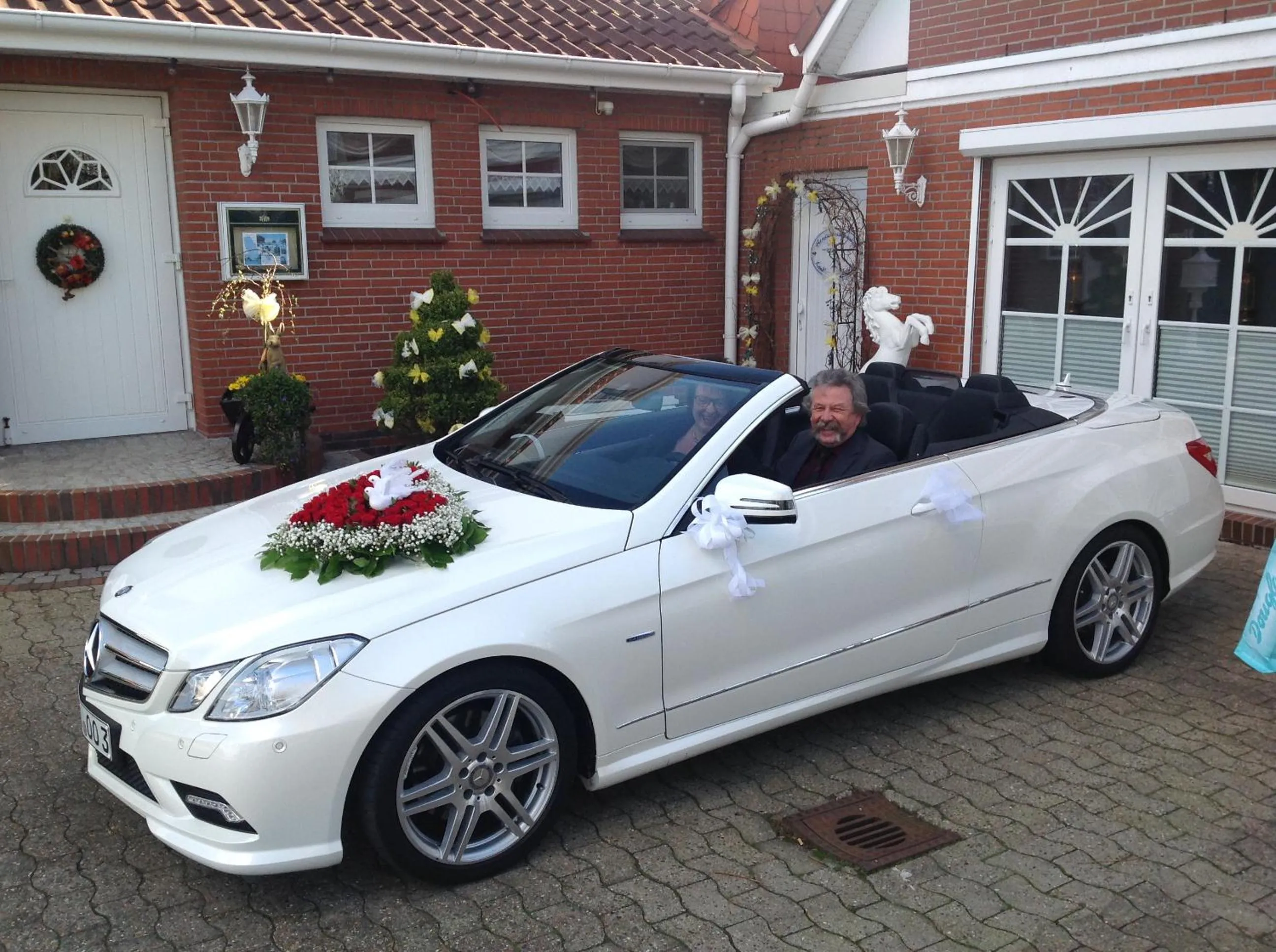 group of guests in Landhaus-Altebrücke