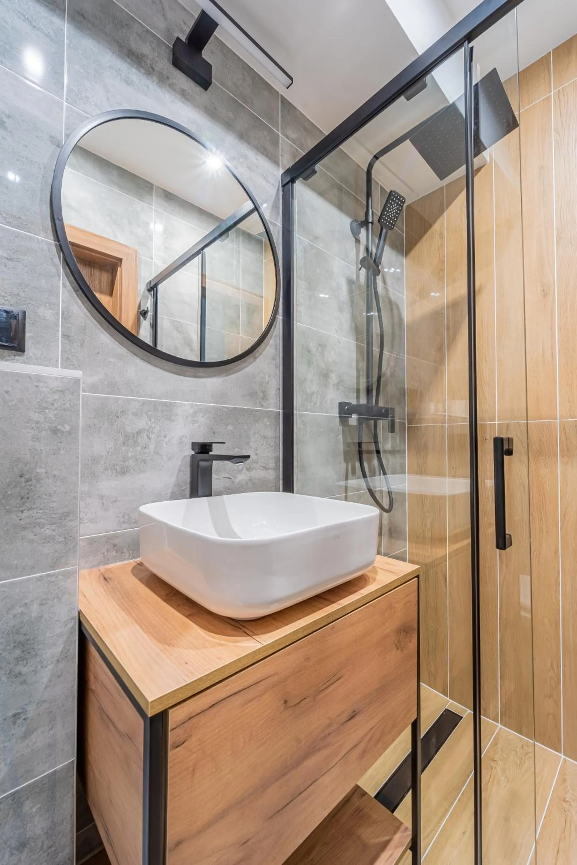 Shower in Hotel Polski