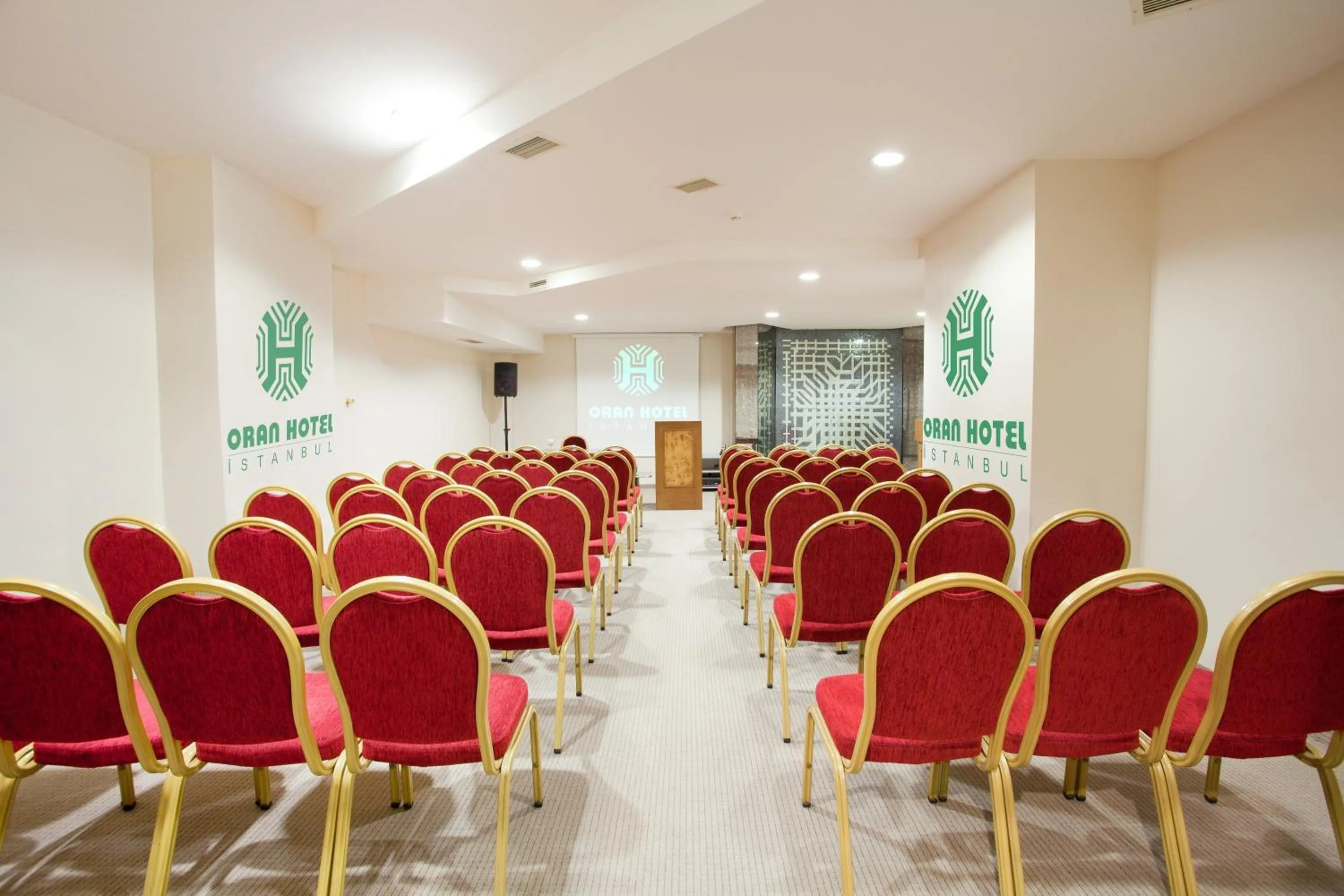Banquet/Function facilities in Oran Hotel