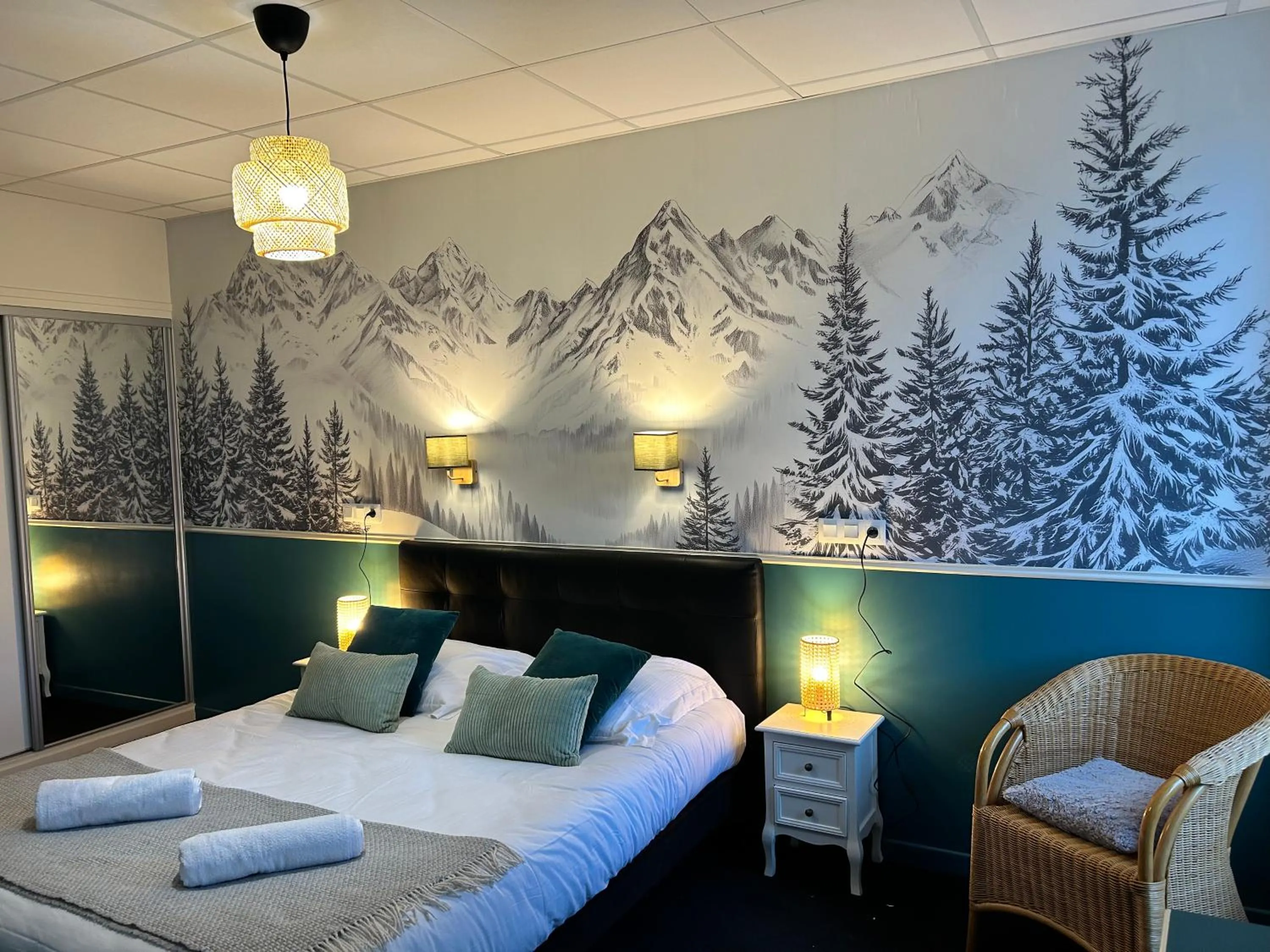 Bed in Logis Hôtel de Paris