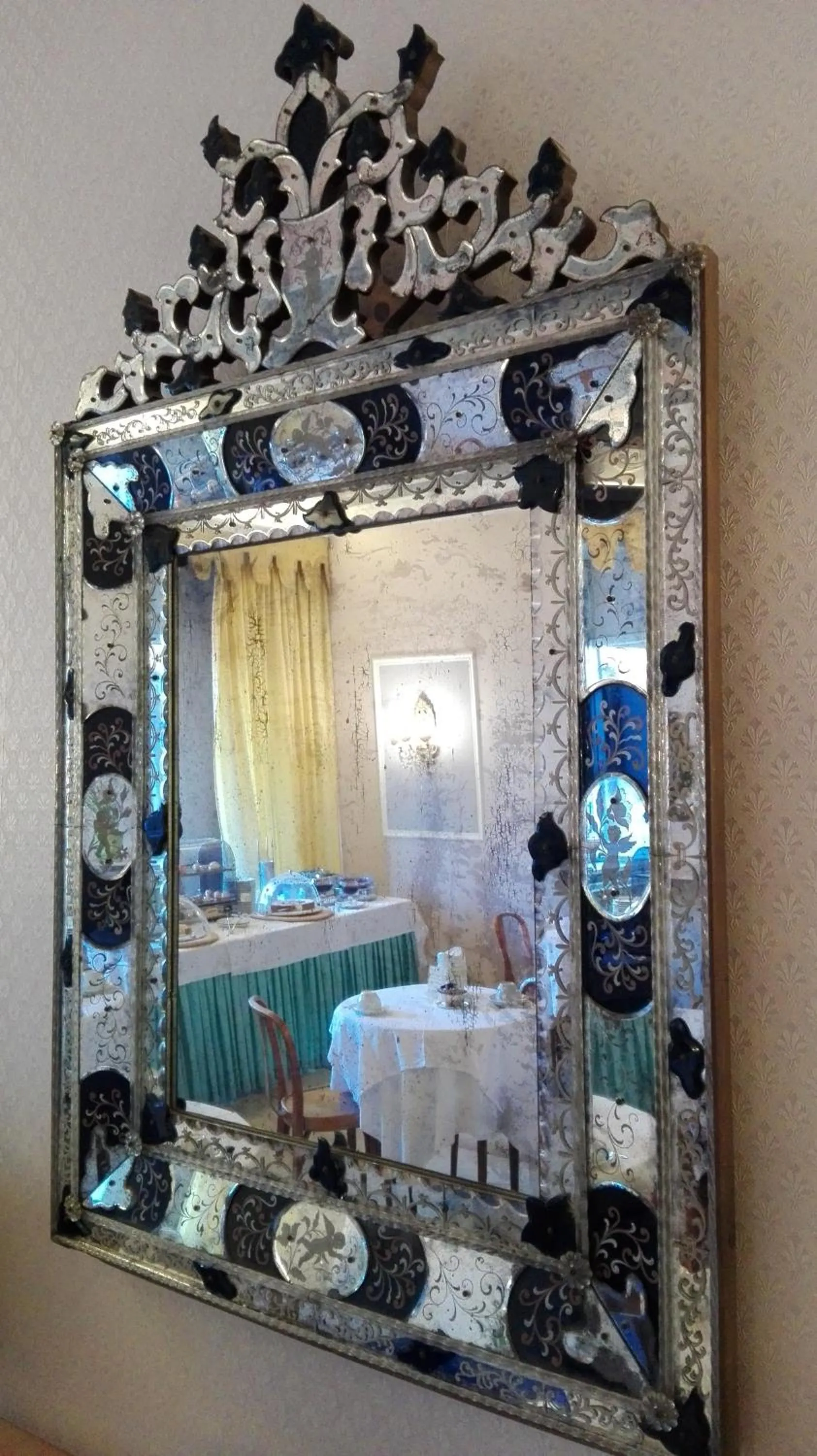 Decorative detail in Hotel Umbra