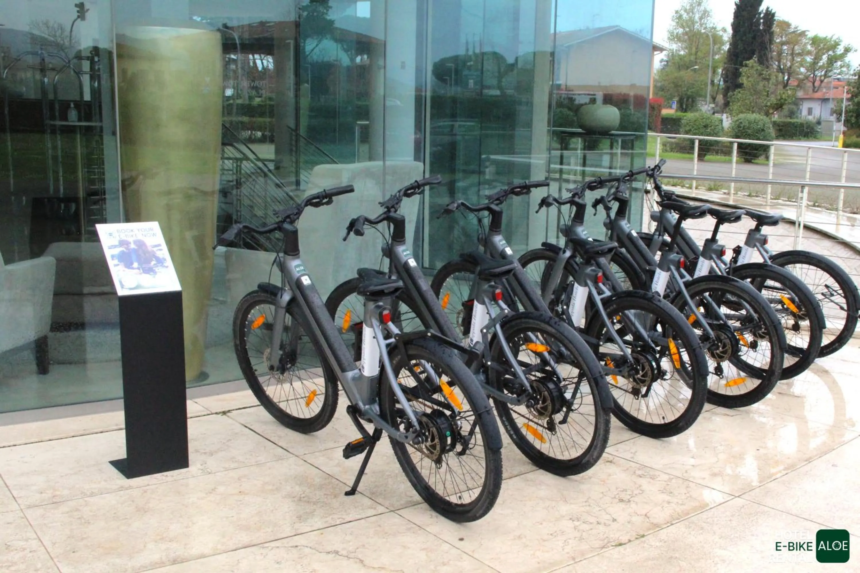 Area and facilities in Pisa Tower Plaza