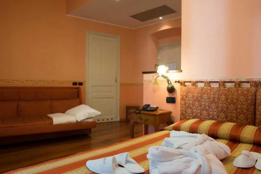 Bed in Hotel Belle Epoque