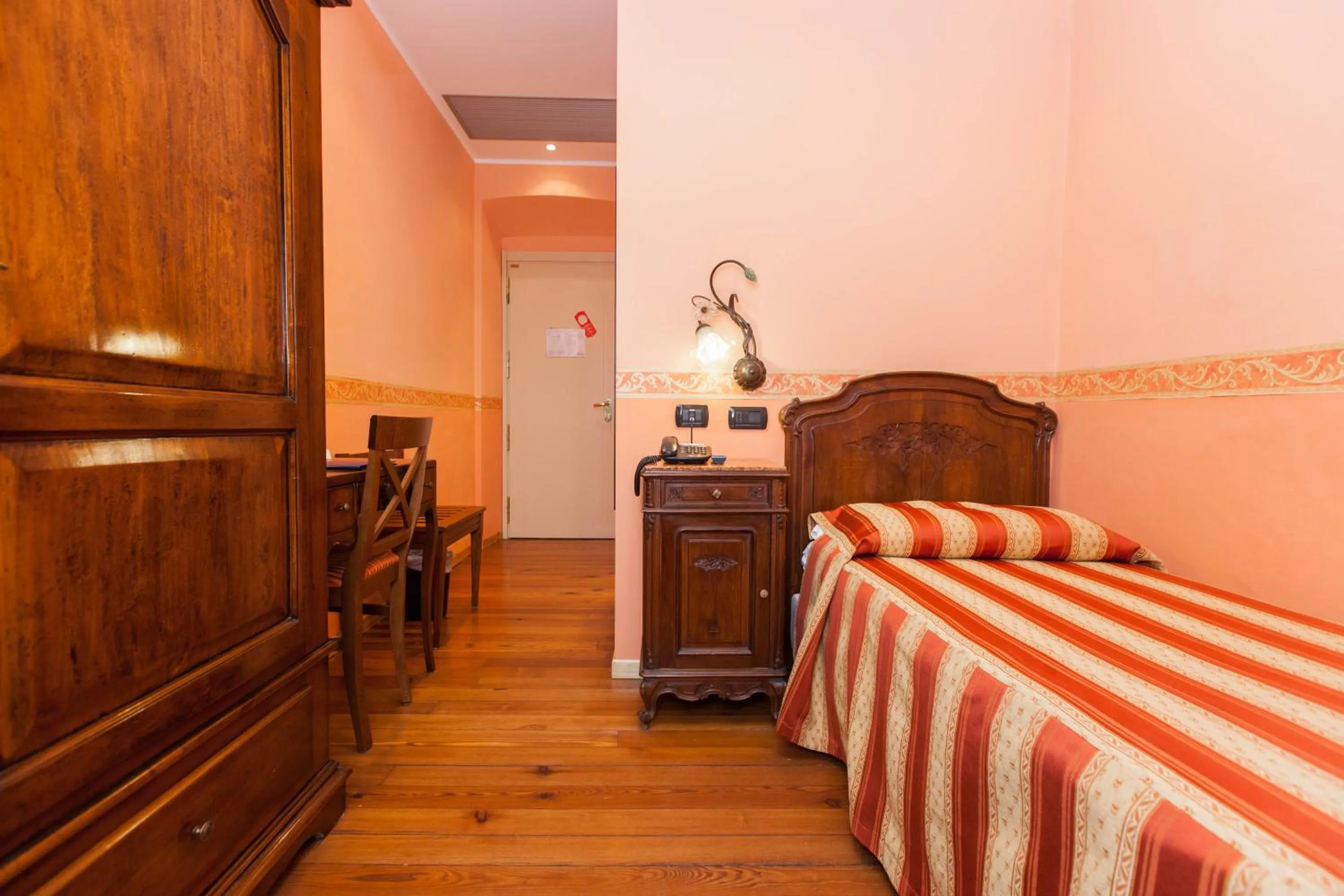 Photo of the whole room, Bed in Hotel Belle Epoque