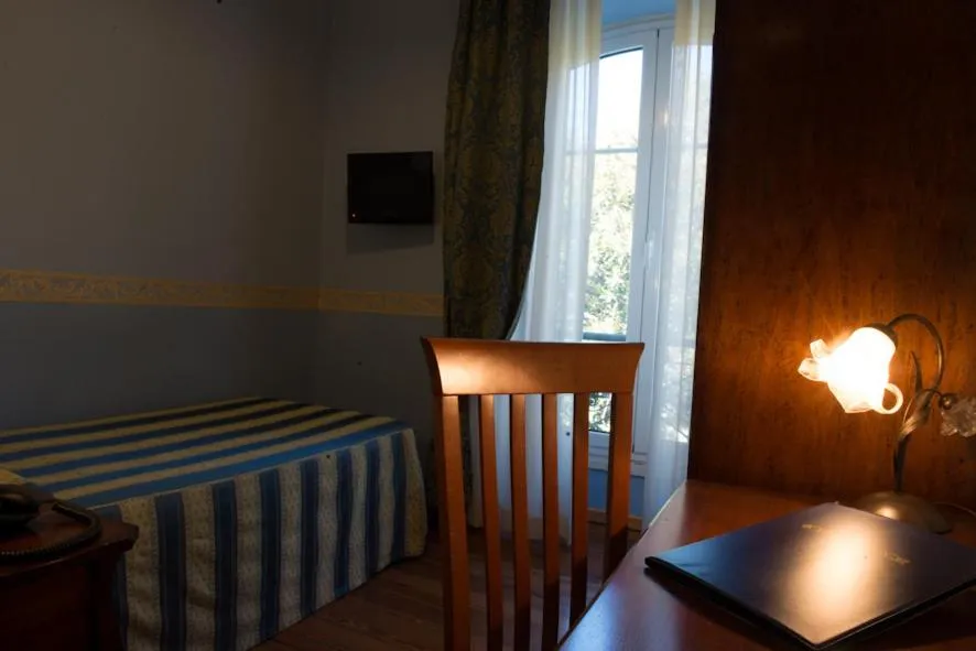 Bed in Hotel Belle Epoque