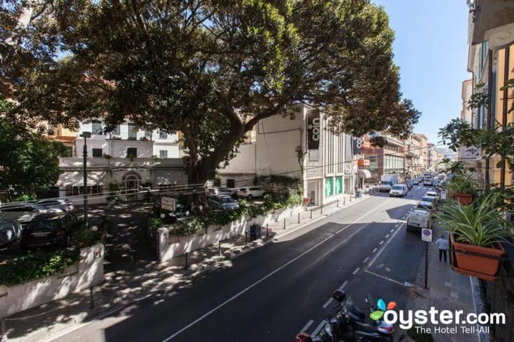 Neighbourhood in Hotel Belle Epoque