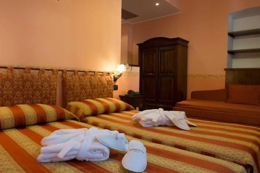 Bed in Hotel Belle Epoque