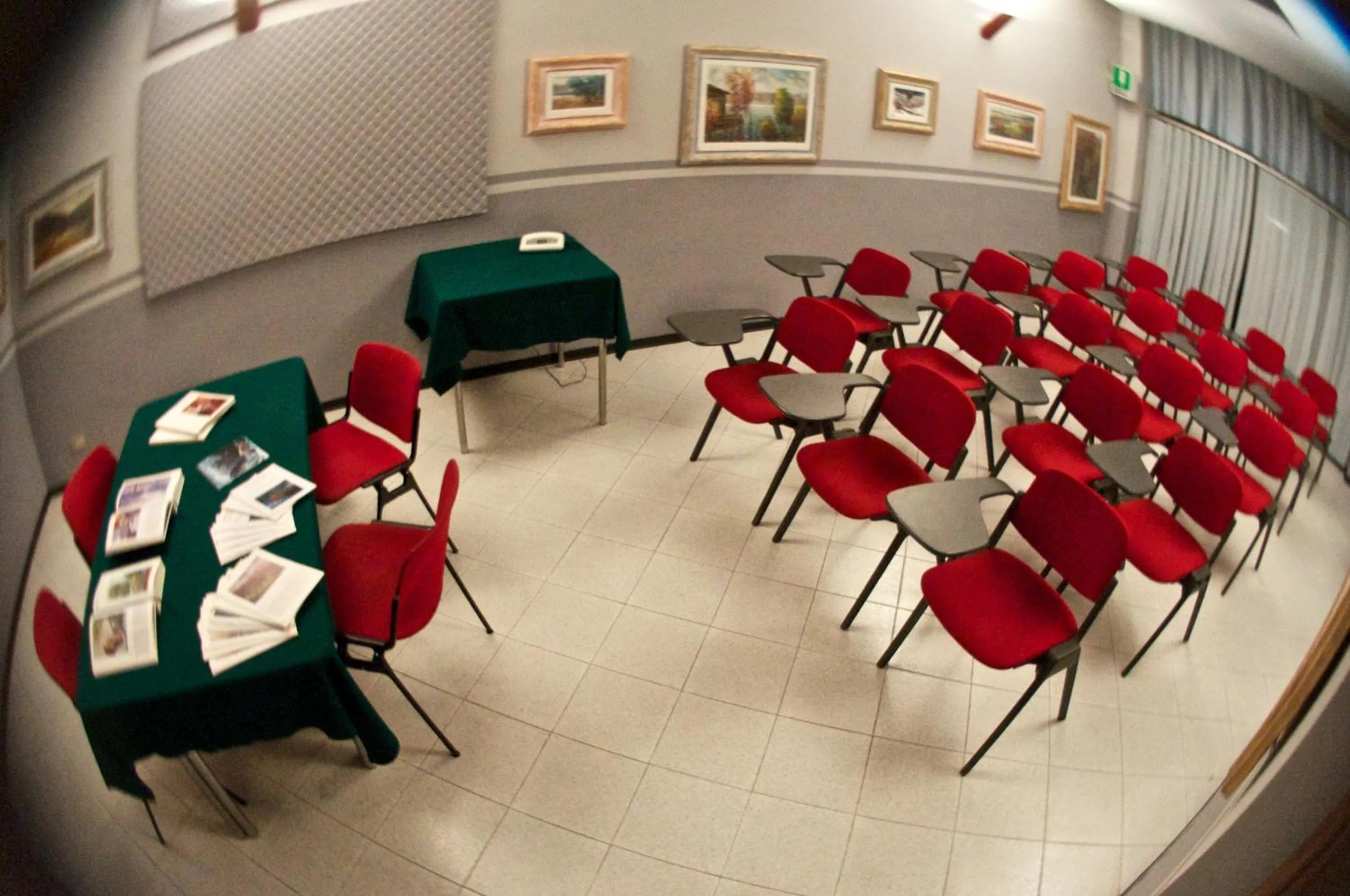 Business facilities in Hotel Milano