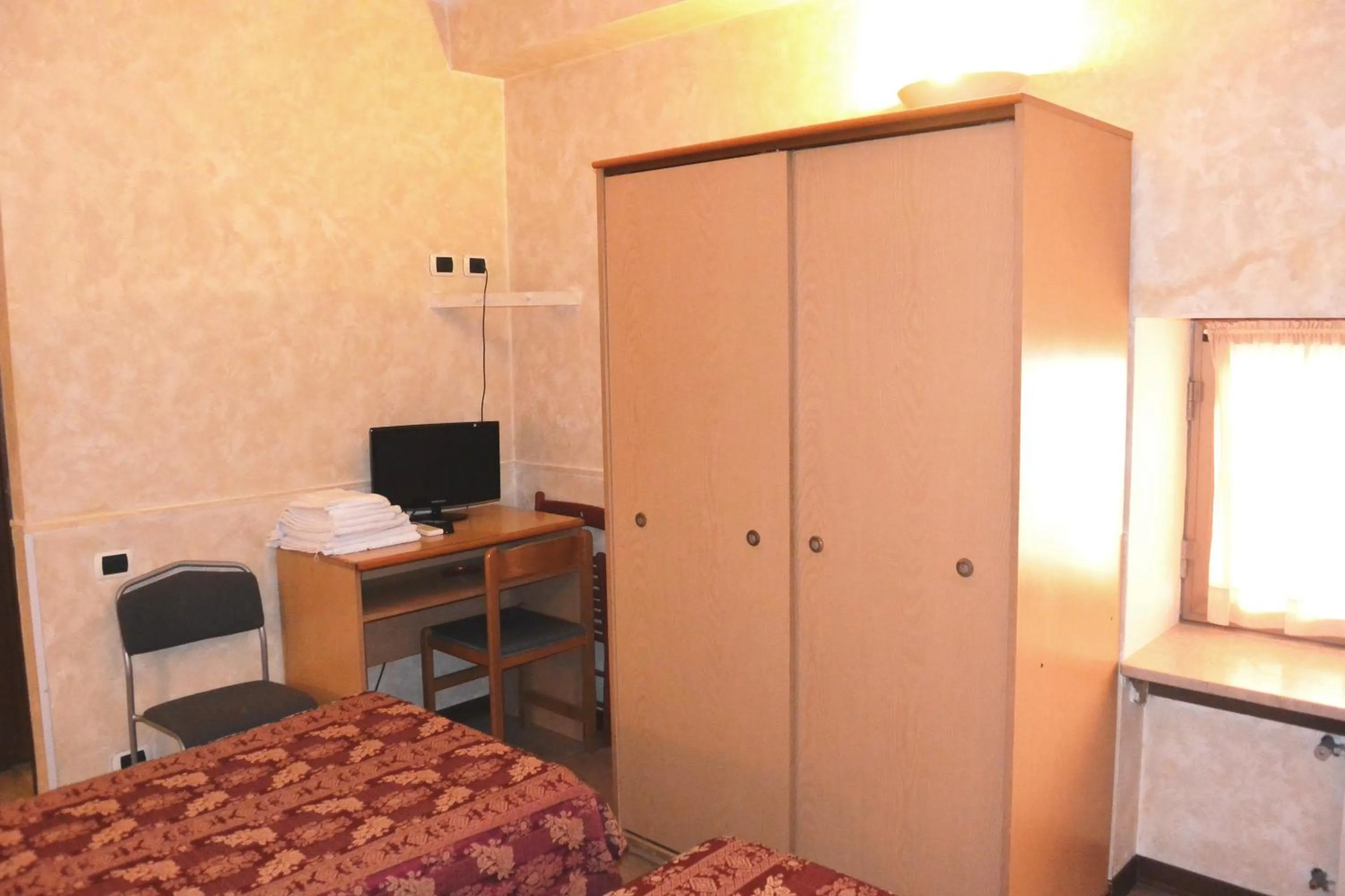 TV and multimedia, Bed in Hotel Nettuno