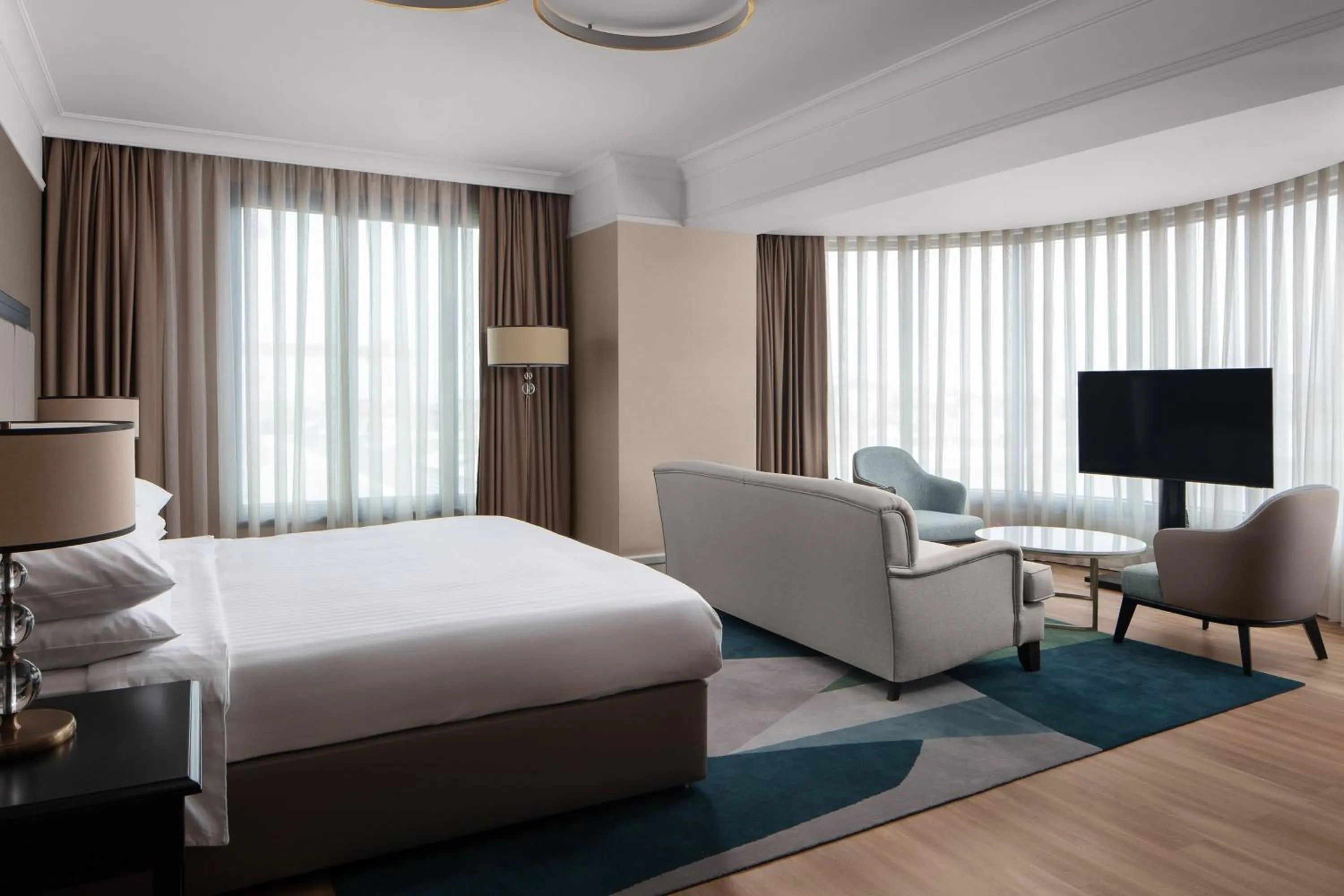 Lounge or bar, Bed in Istanbul Marriott Hotel Pendik