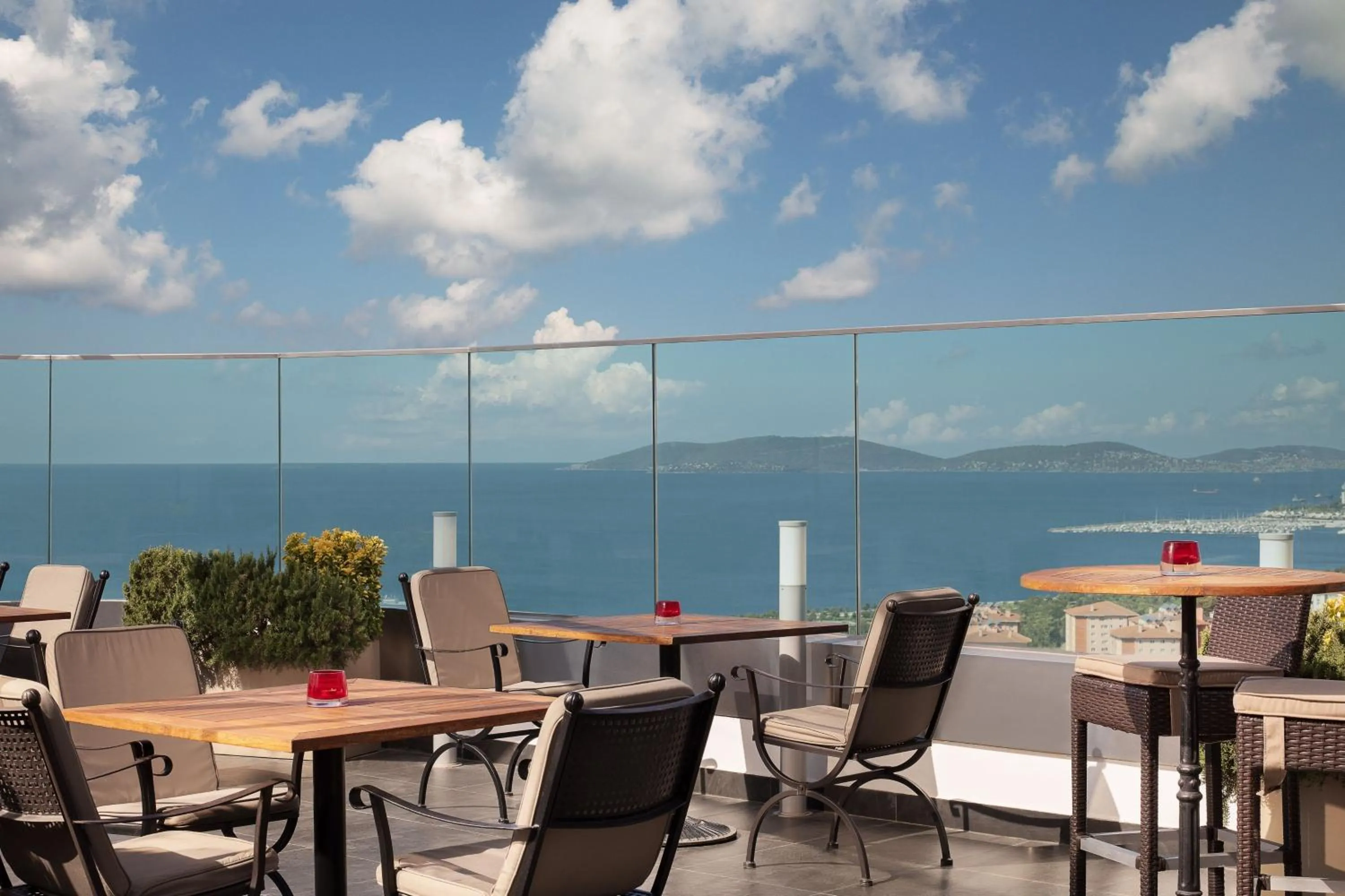 Lounge or bar in Istanbul Marriott Hotel Pendik