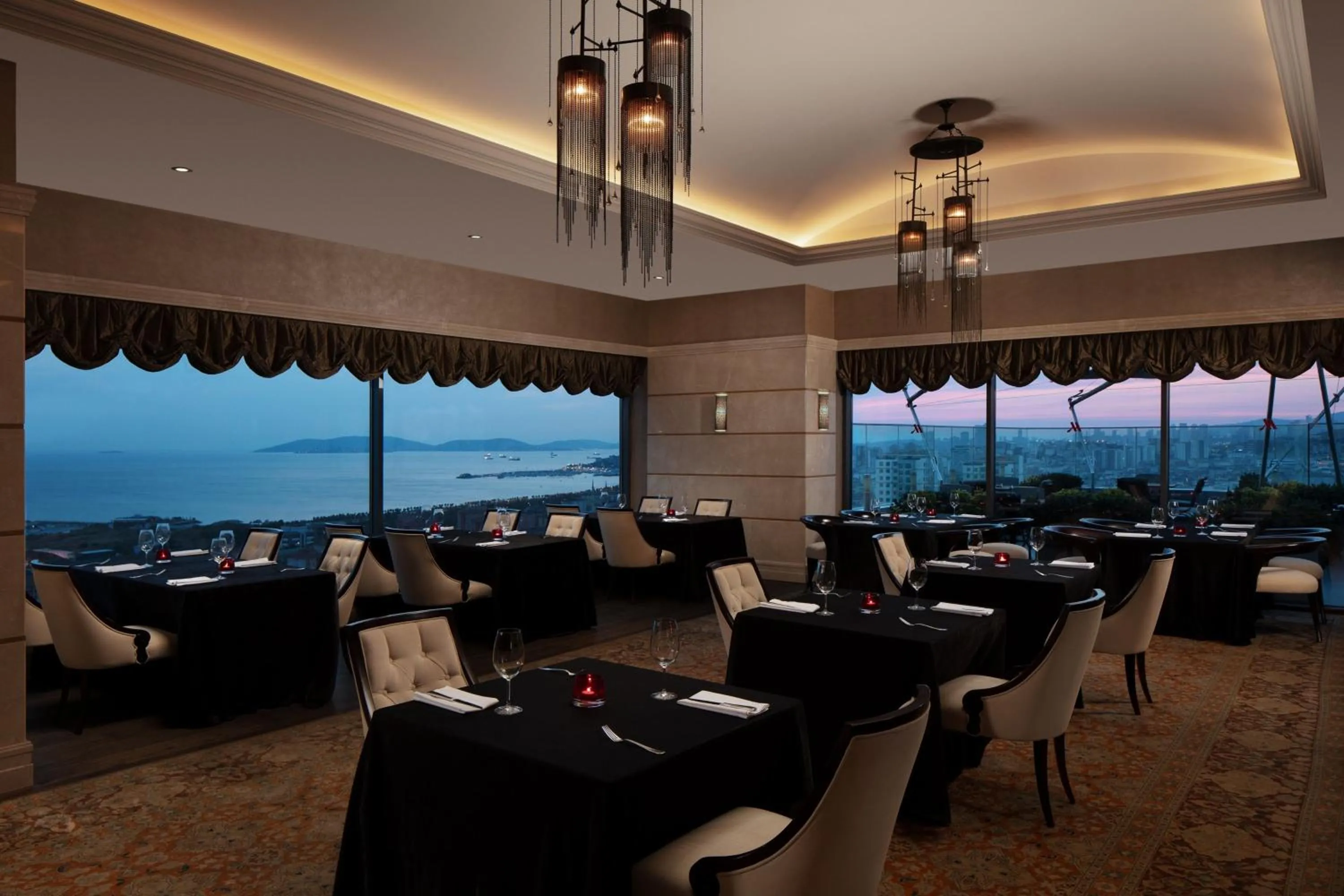 Restaurant/places to eat in Istanbul Marriott Hotel Pendik
