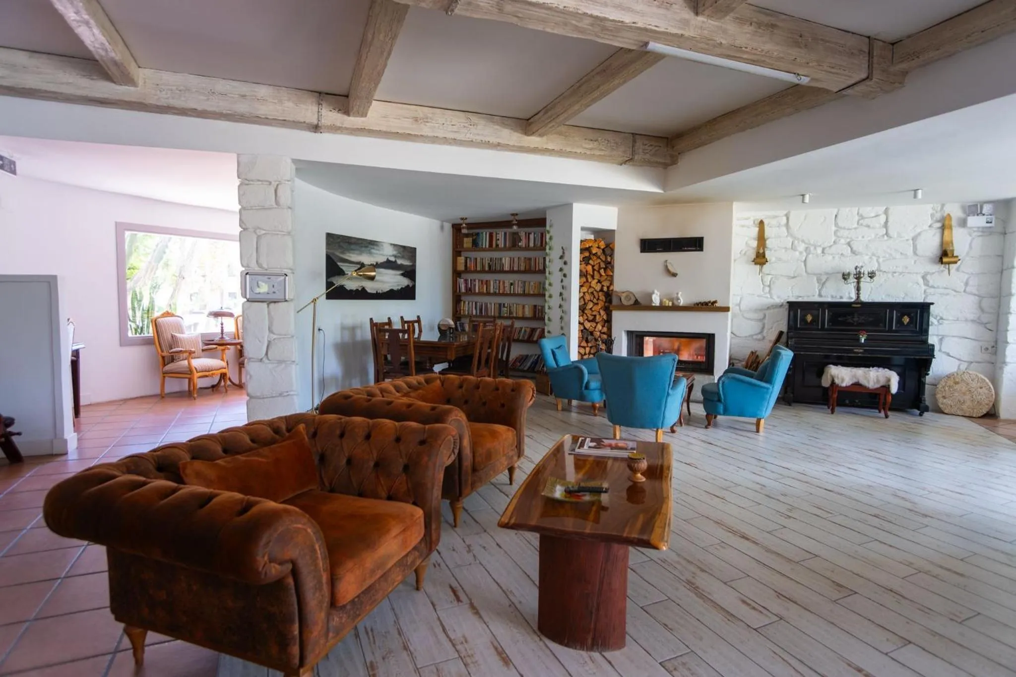 Lobby or reception in Flora Hotel