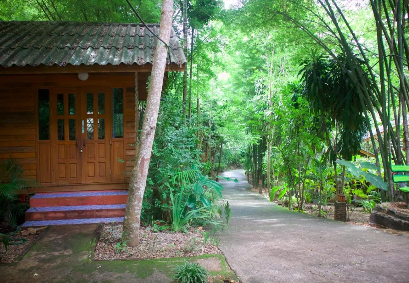 Facade/entrance in Maewin Guesthouse and Resort