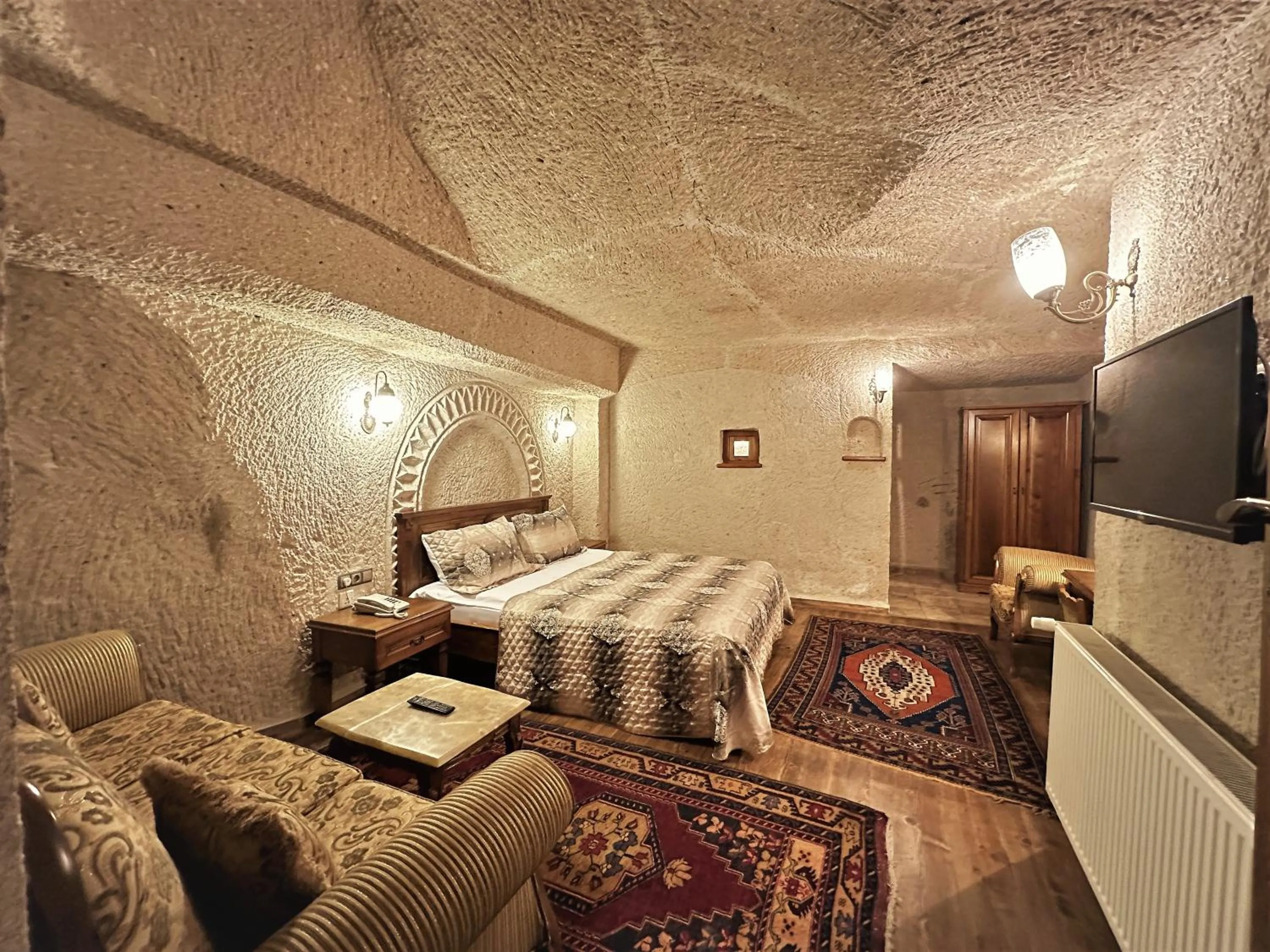 Massage, Bed in Stone House Cave Hotel