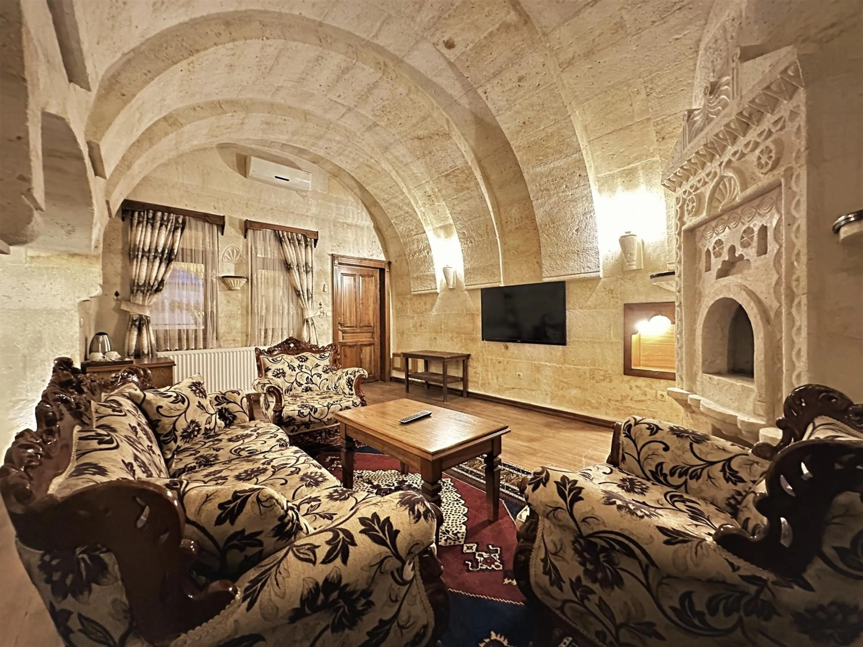 Massage in Stone House Cave Hotel