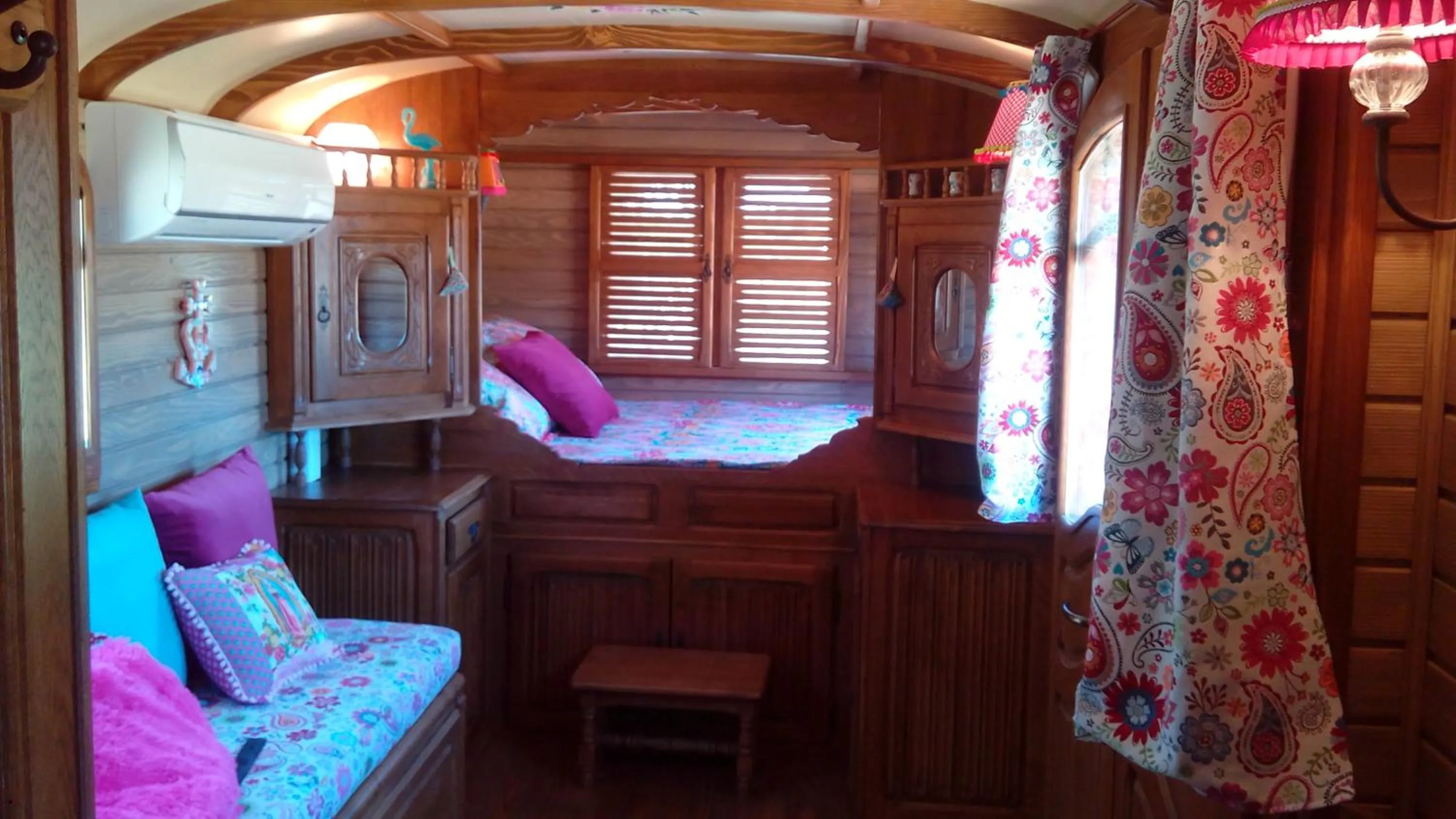 La Nanou'che (roulotte en Camargue)