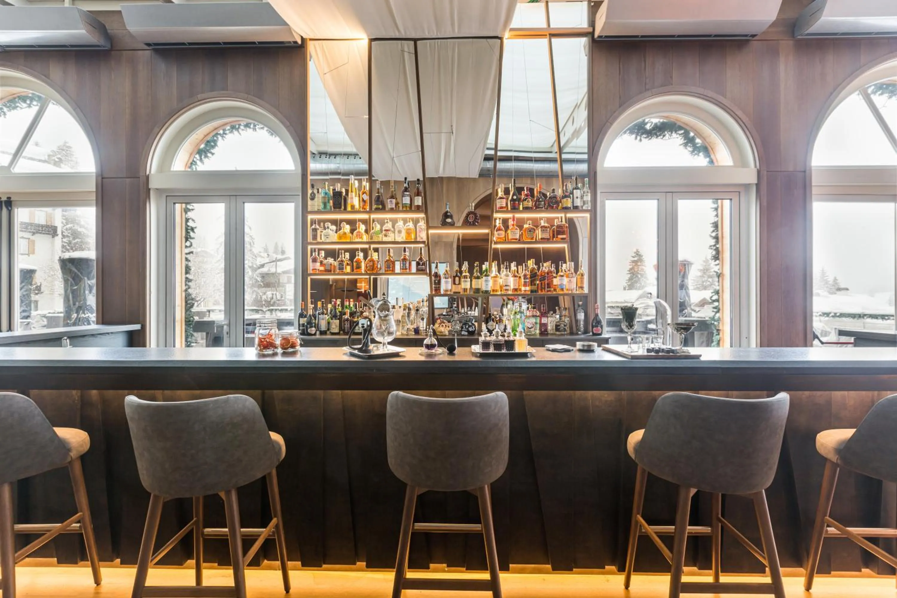 Lounge or bar in Grand Hotel Savoia Cortina d'Ampezzo, A Radisson Collection Hotel