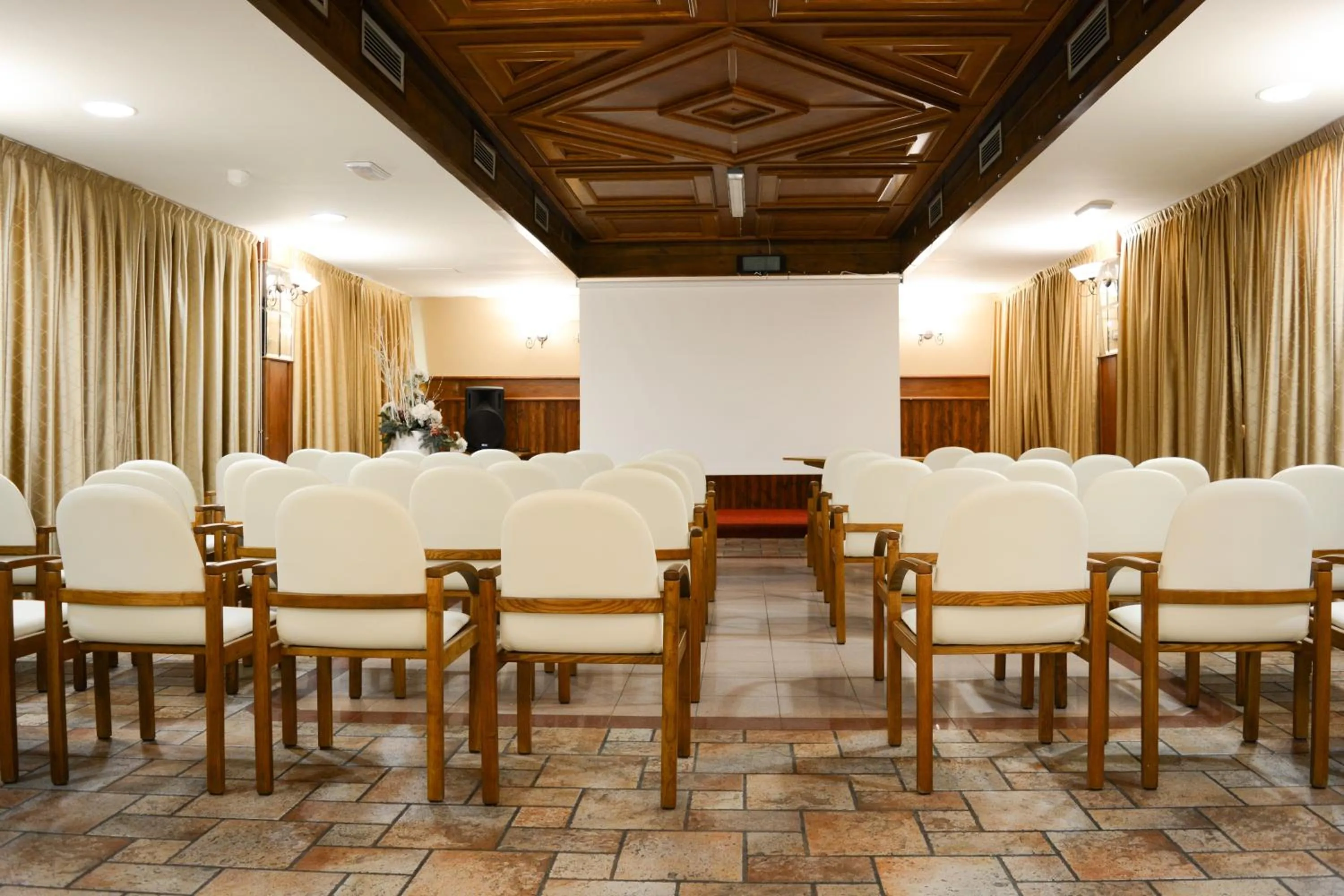 Meeting/conference room in Hotel Il Cervo, SPA & Wellness, Bike Hotel