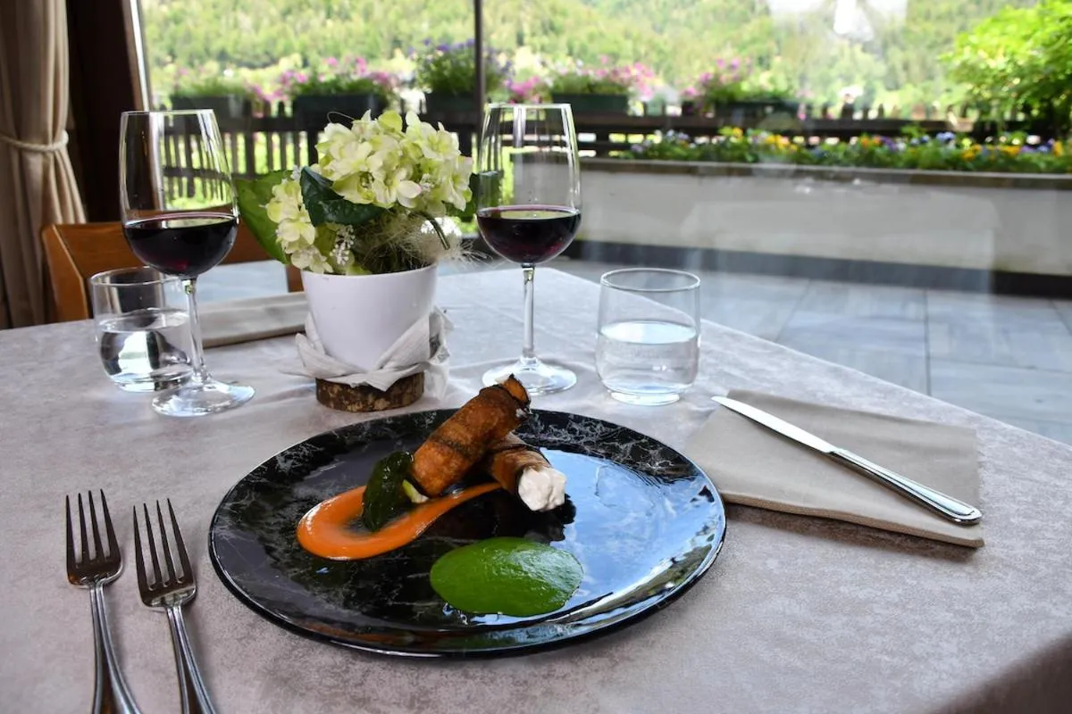 Restaurant/places to eat in Hotel Il Cervo, SPA & Wellness, Bike Hotel