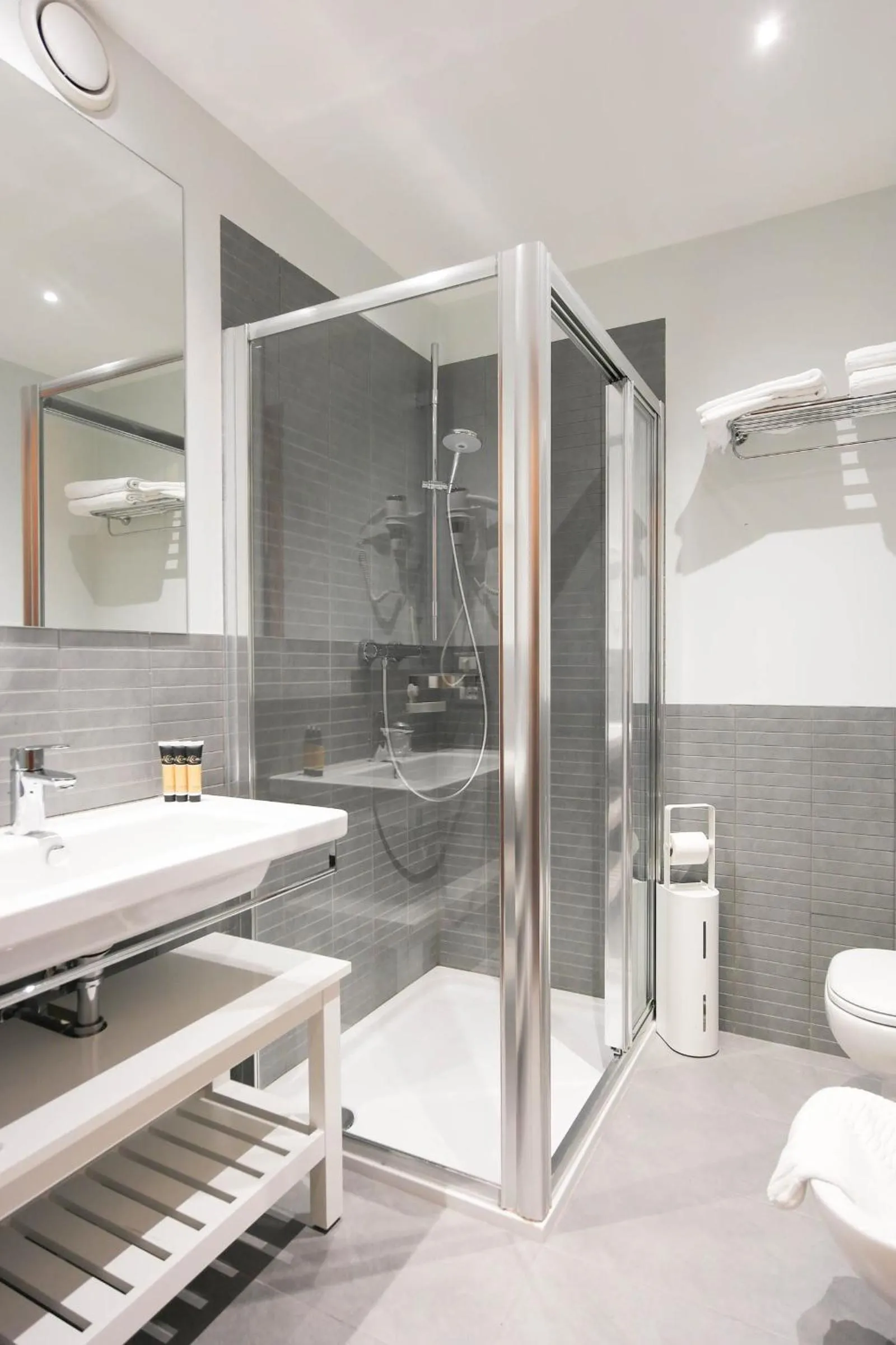 Bathroom in Hotel Il Cervo, SPA & Wellness, Bike Hotel