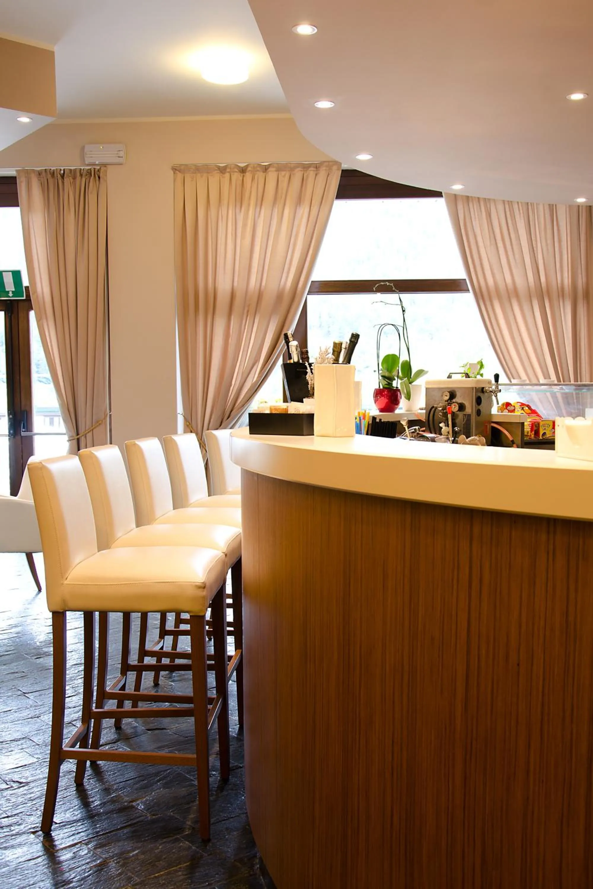 Lounge or bar in Hotel Il Cervo, SPA & Wellness, Bike Hotel