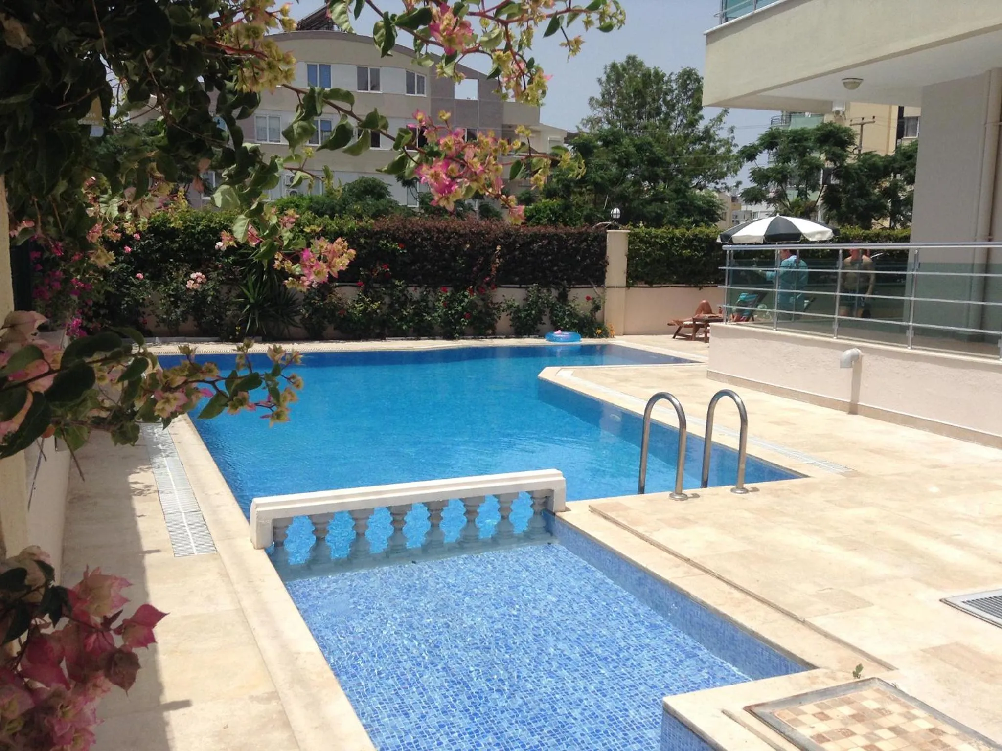 Swimming pool in Address Residence Suite Hotel