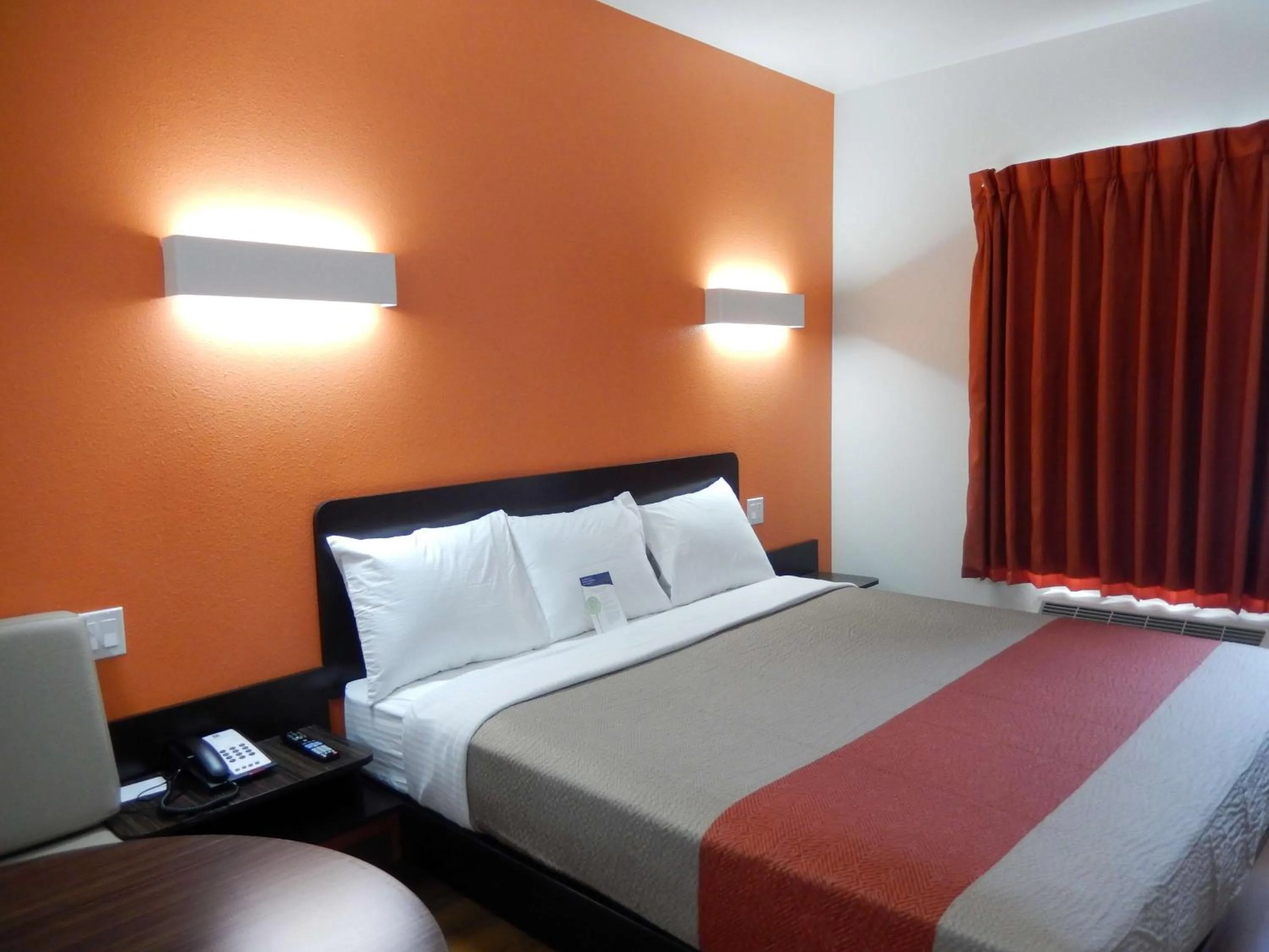 Photo of the whole room, Bed in Motel 6-Tulsa, OK