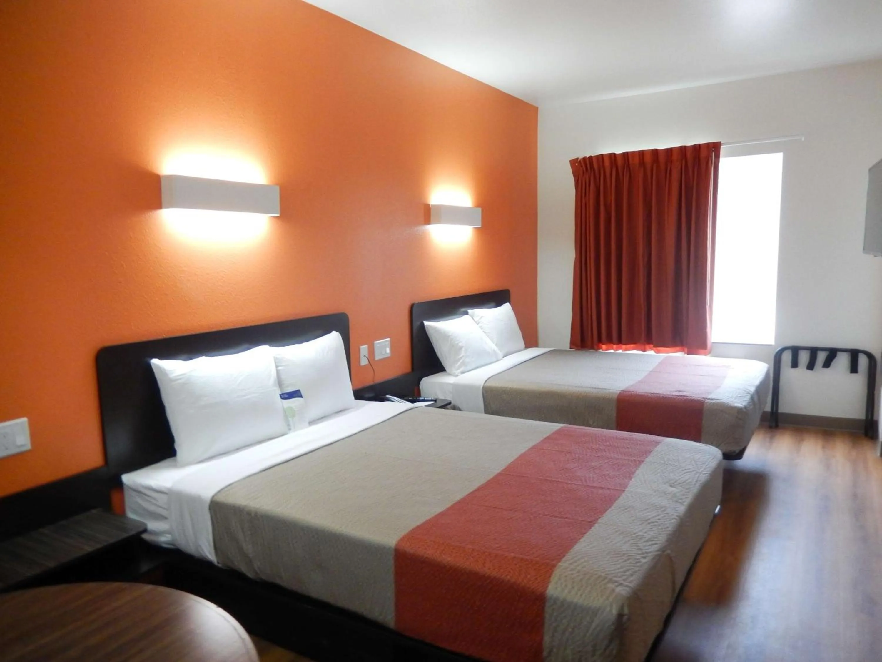 Photo of the whole room, Bed in Motel 6-Tulsa, OK