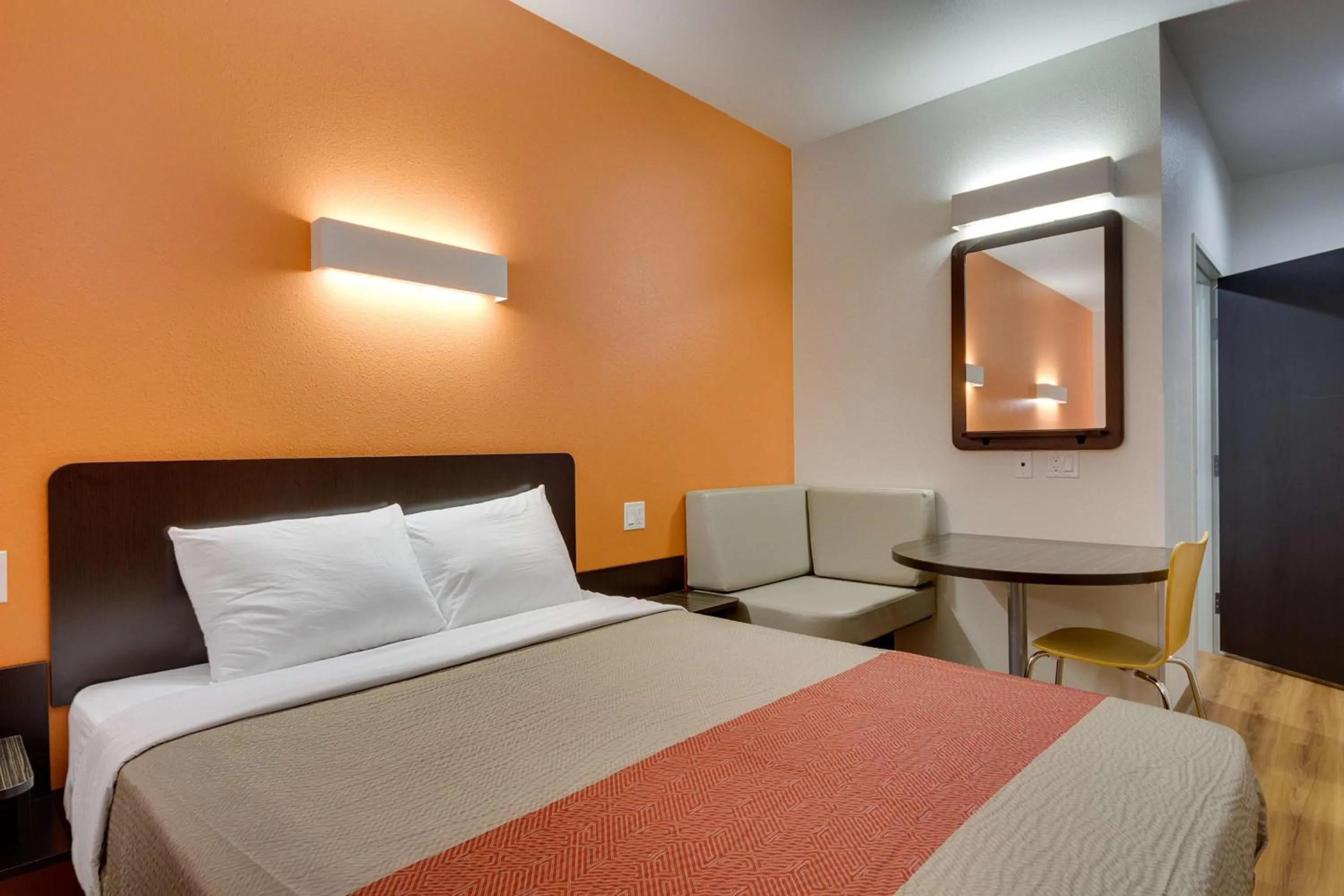 Photo of the whole room, Bed in Motel 6-Tulsa, OK