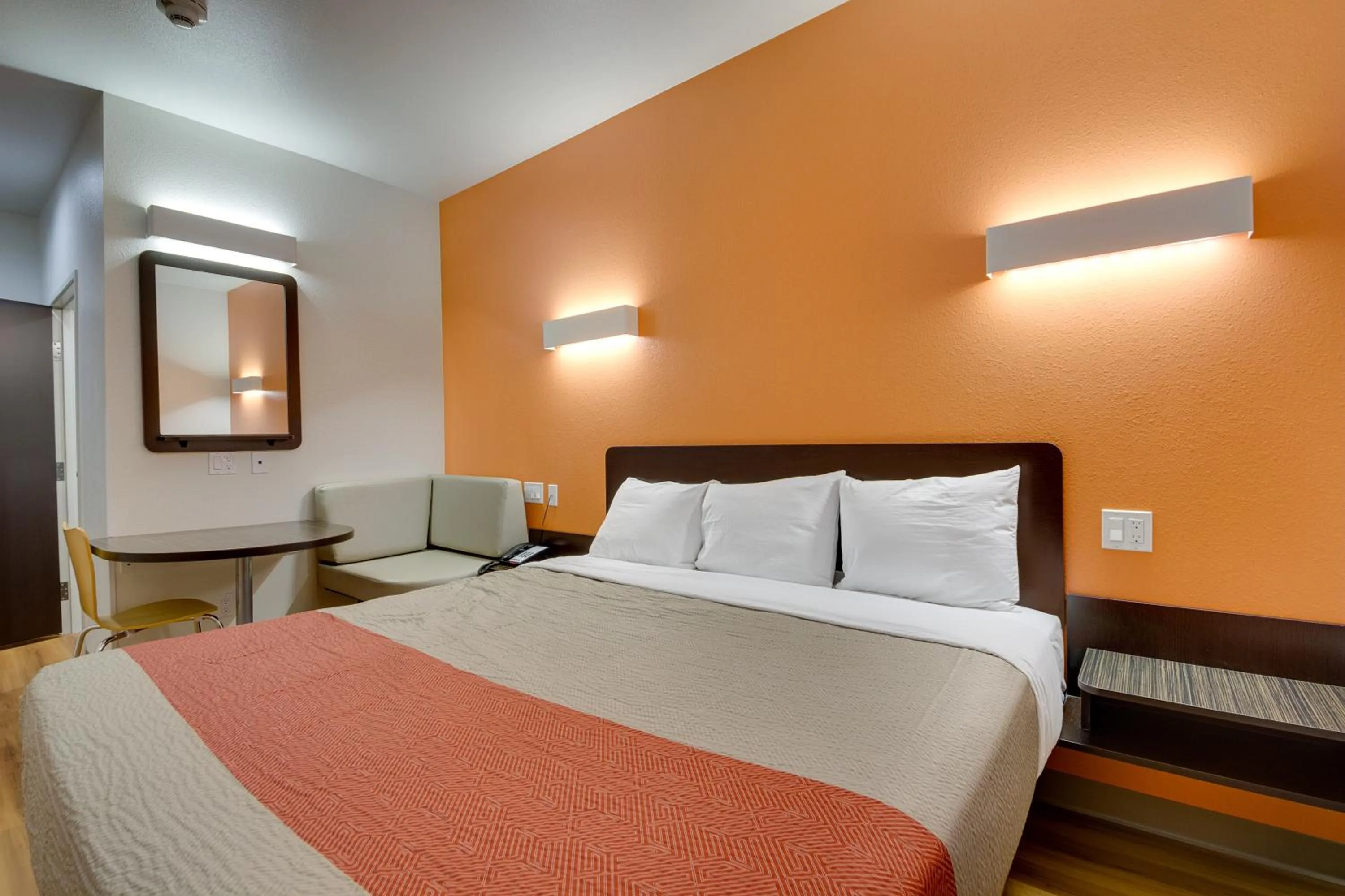 Bedroom, Bed in Motel 6-Tulsa, OK