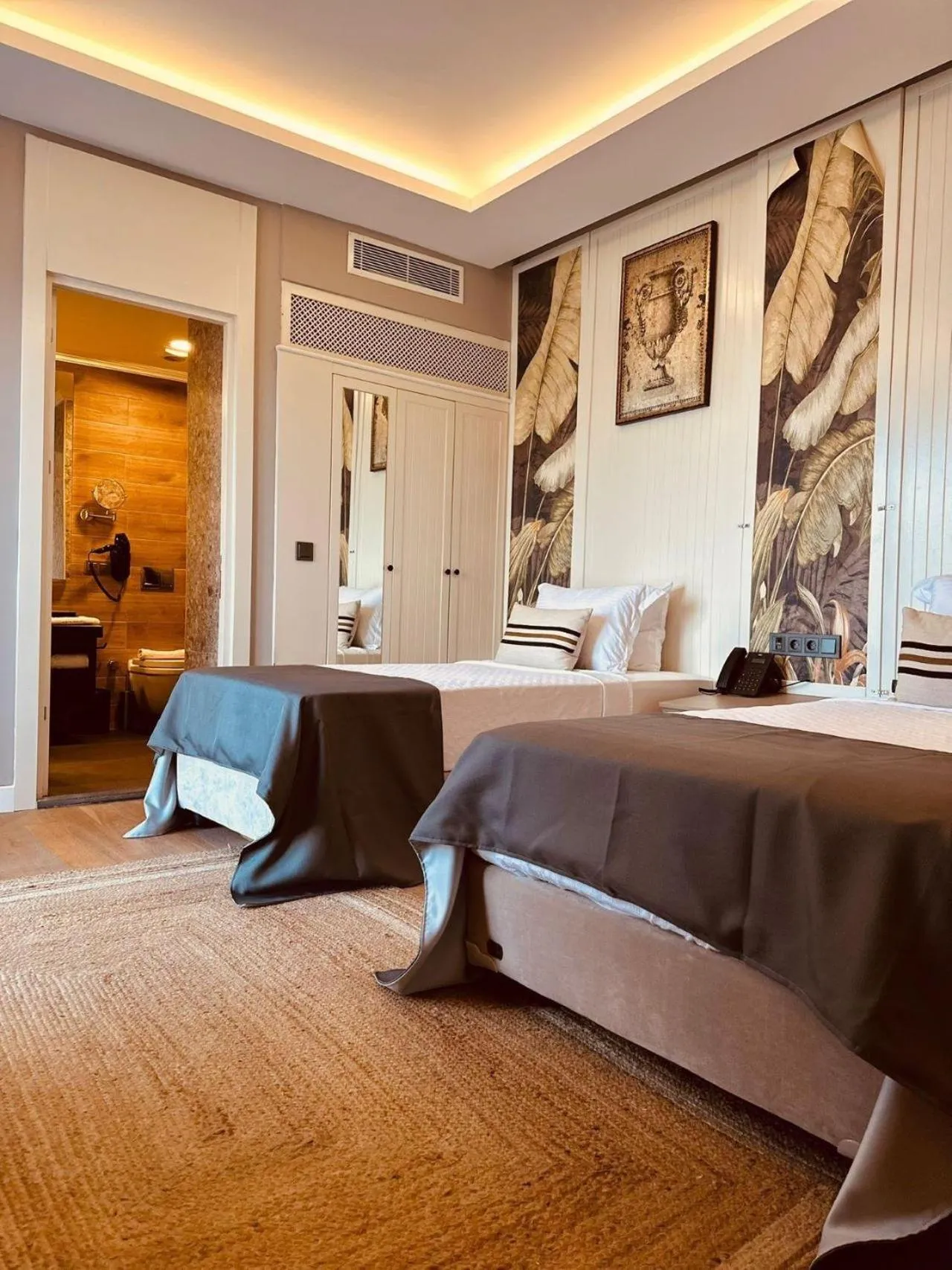 Photo of the whole room, Bed in The Highlight Bodrum