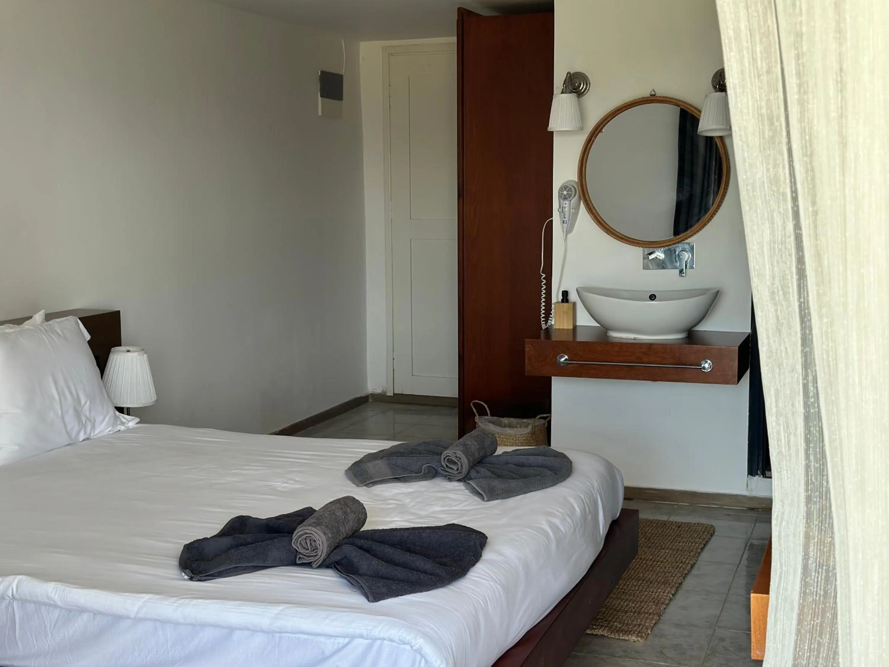 Bedroom, Bed in Li Mango